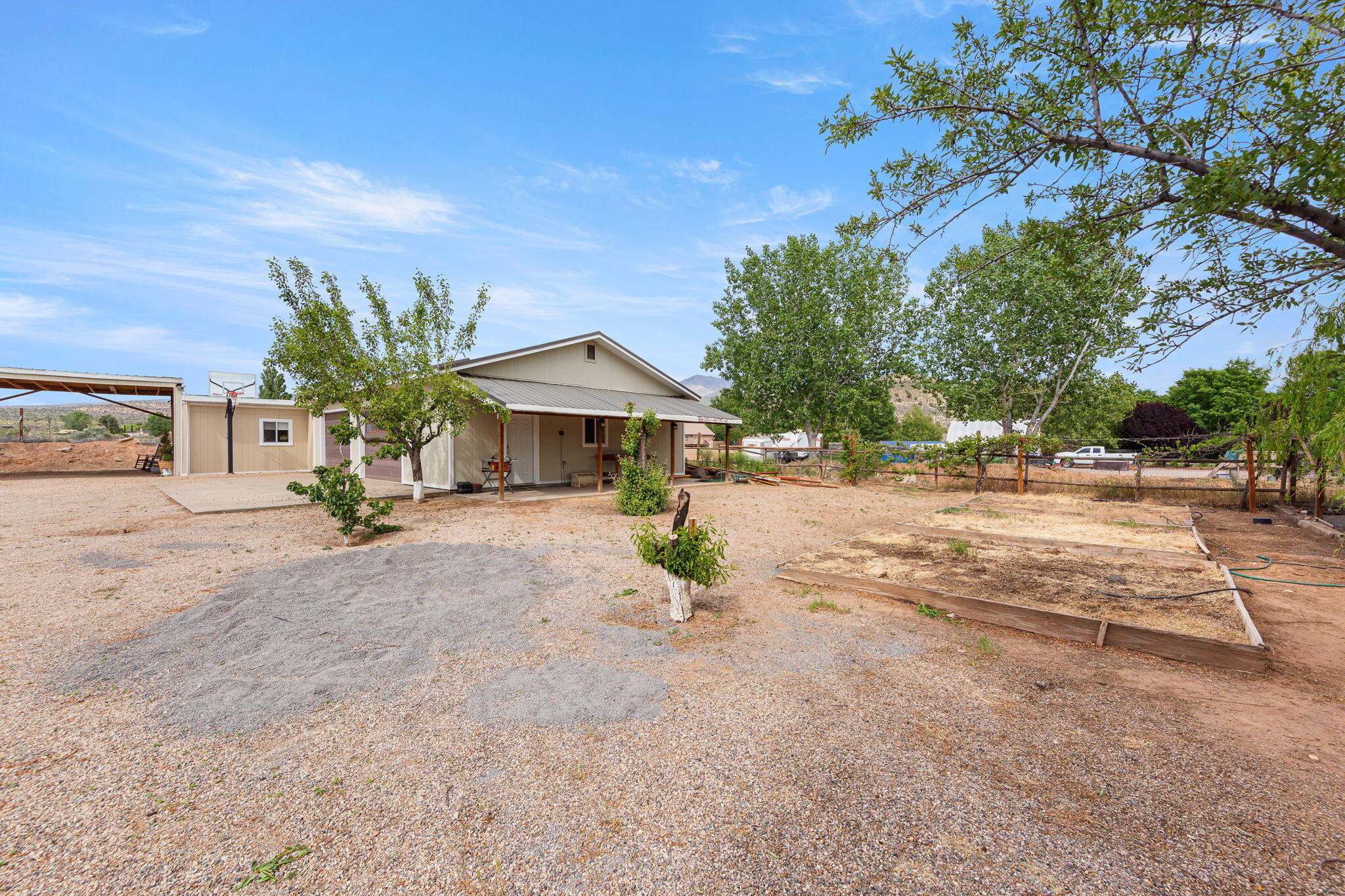 DIAMOND VALLEY ACRES - Residential
