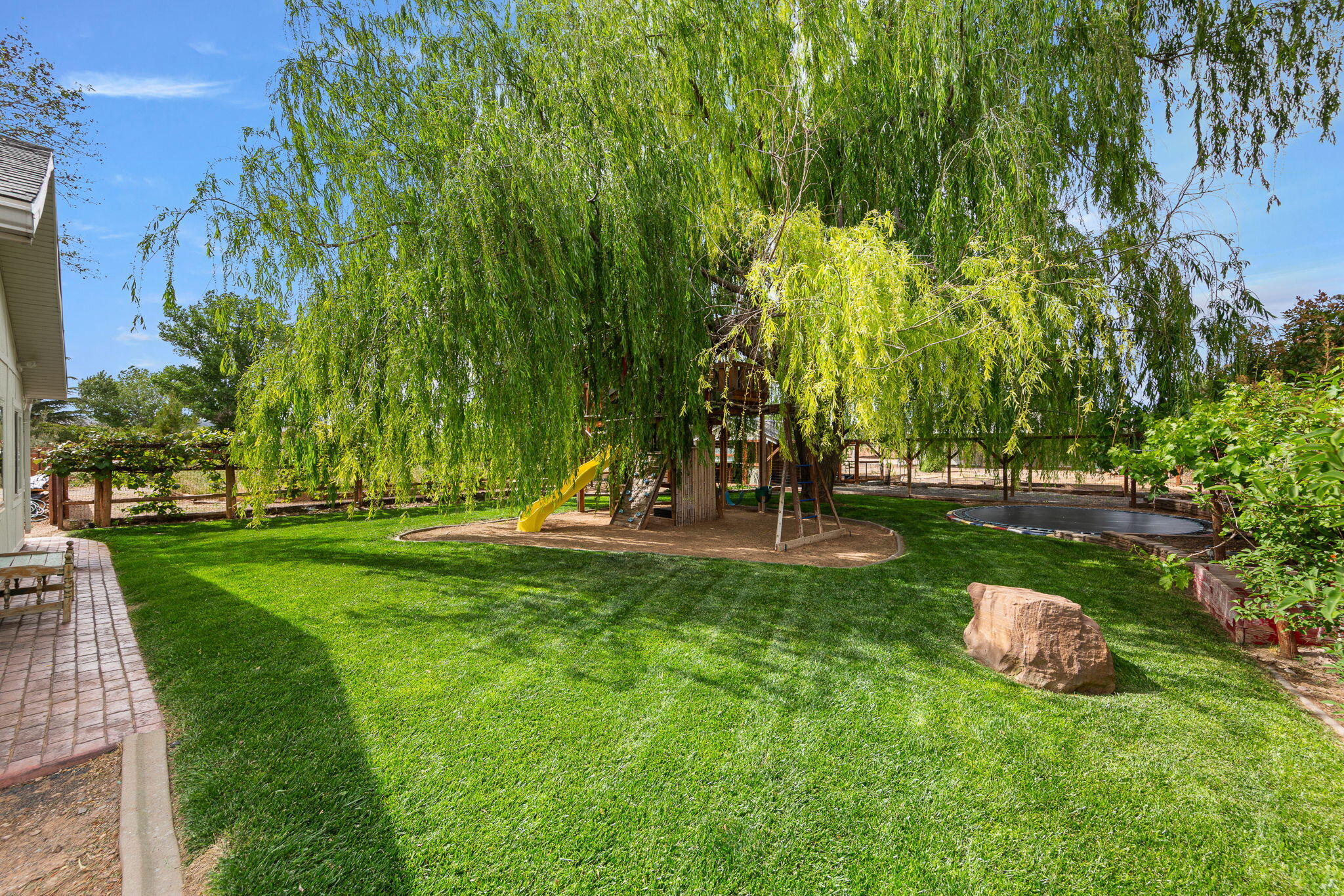 DIAMOND VALLEY ACRES - Residential