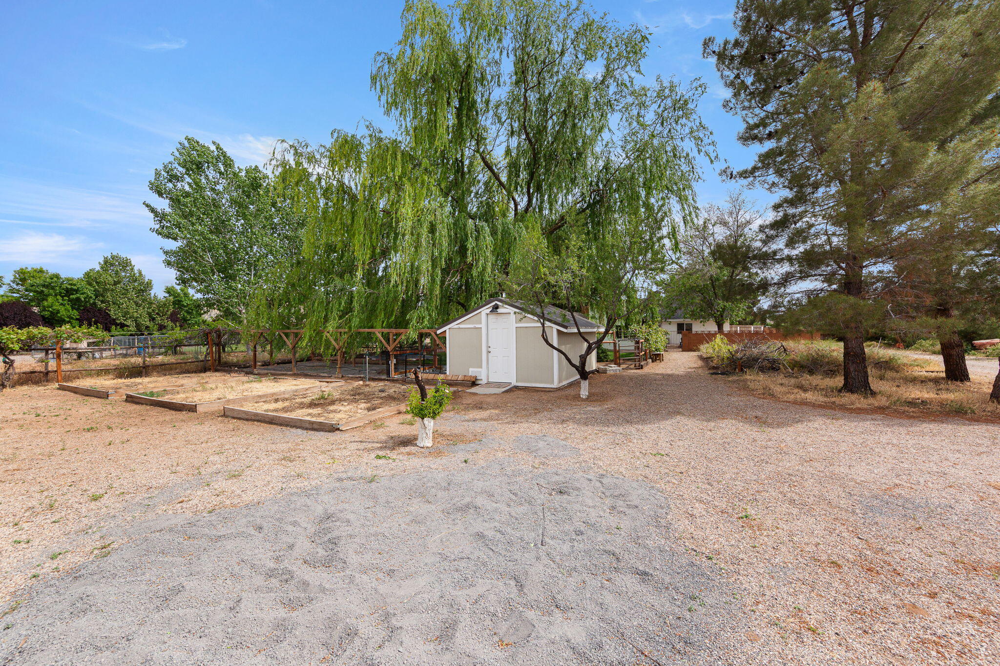DIAMOND VALLEY ACRES - Residential