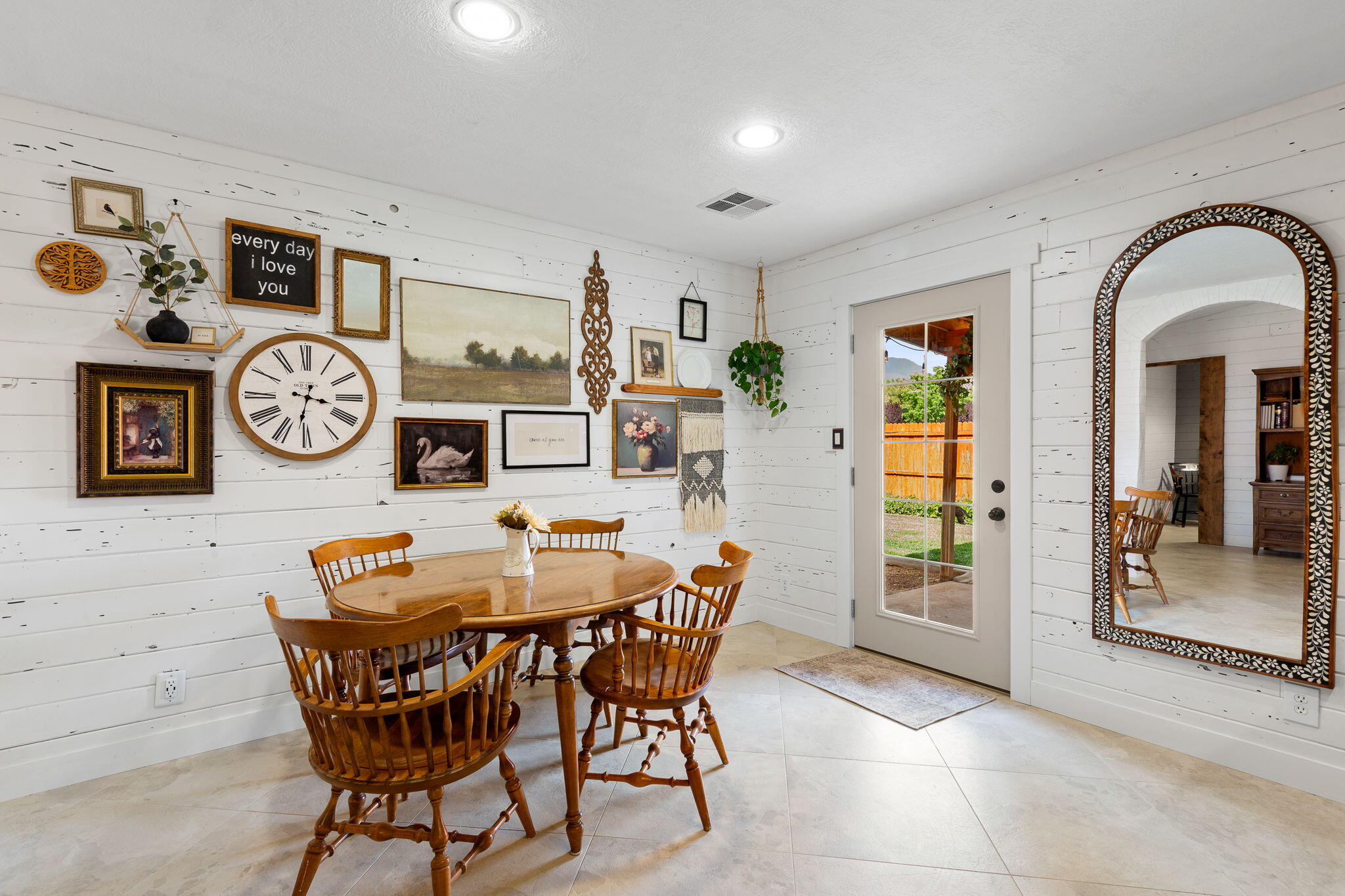 DIAMOND VALLEY ACRES - Residential