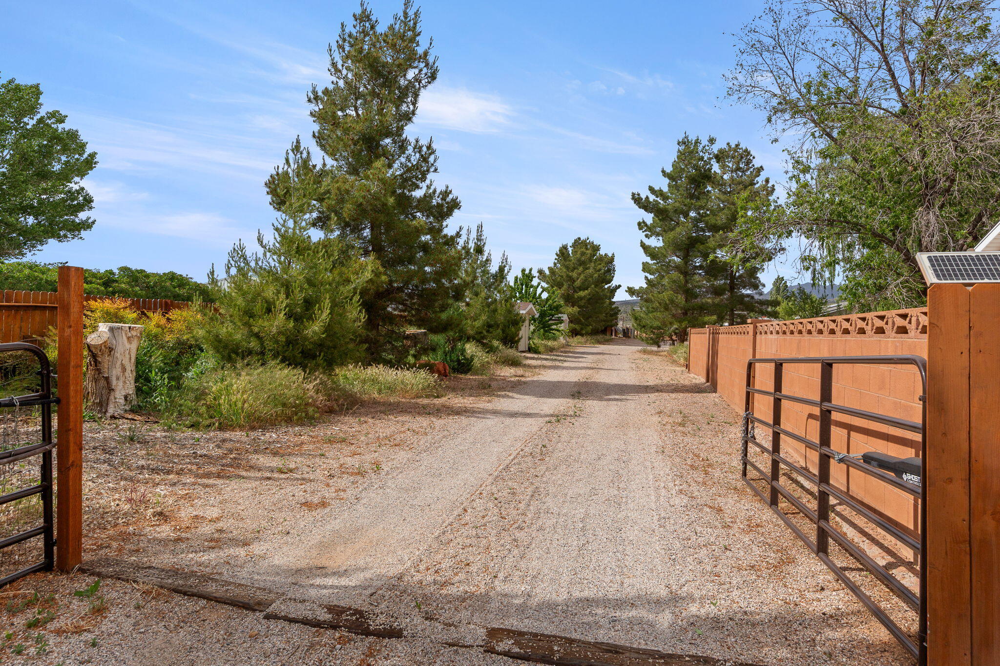 DIAMOND VALLEY ACRES - Residential