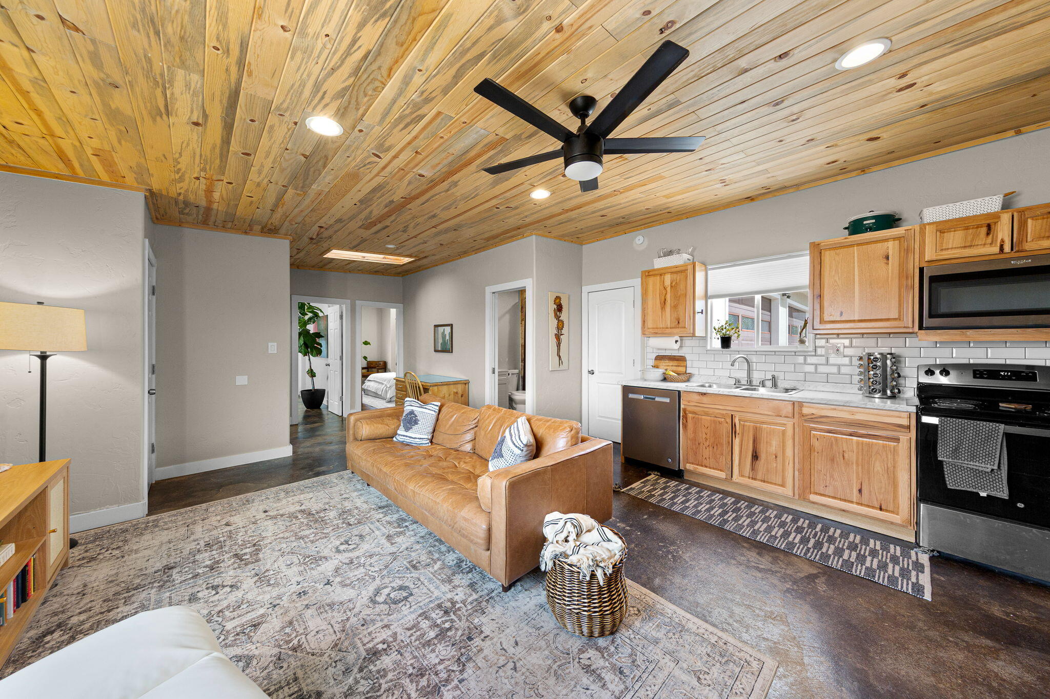 DIAMOND VALLEY ACRES - Residential