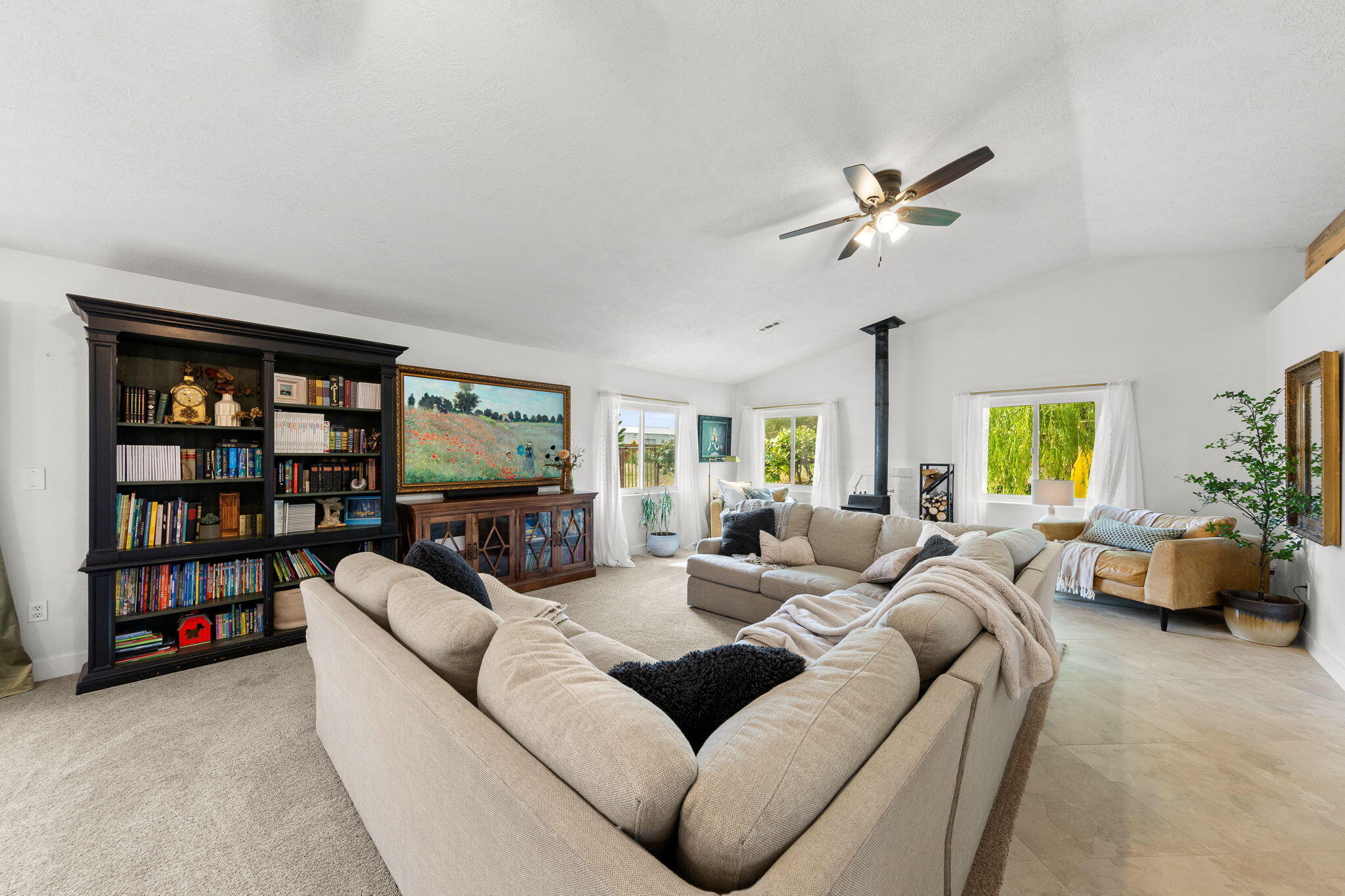 DIAMOND VALLEY ACRES - Residential