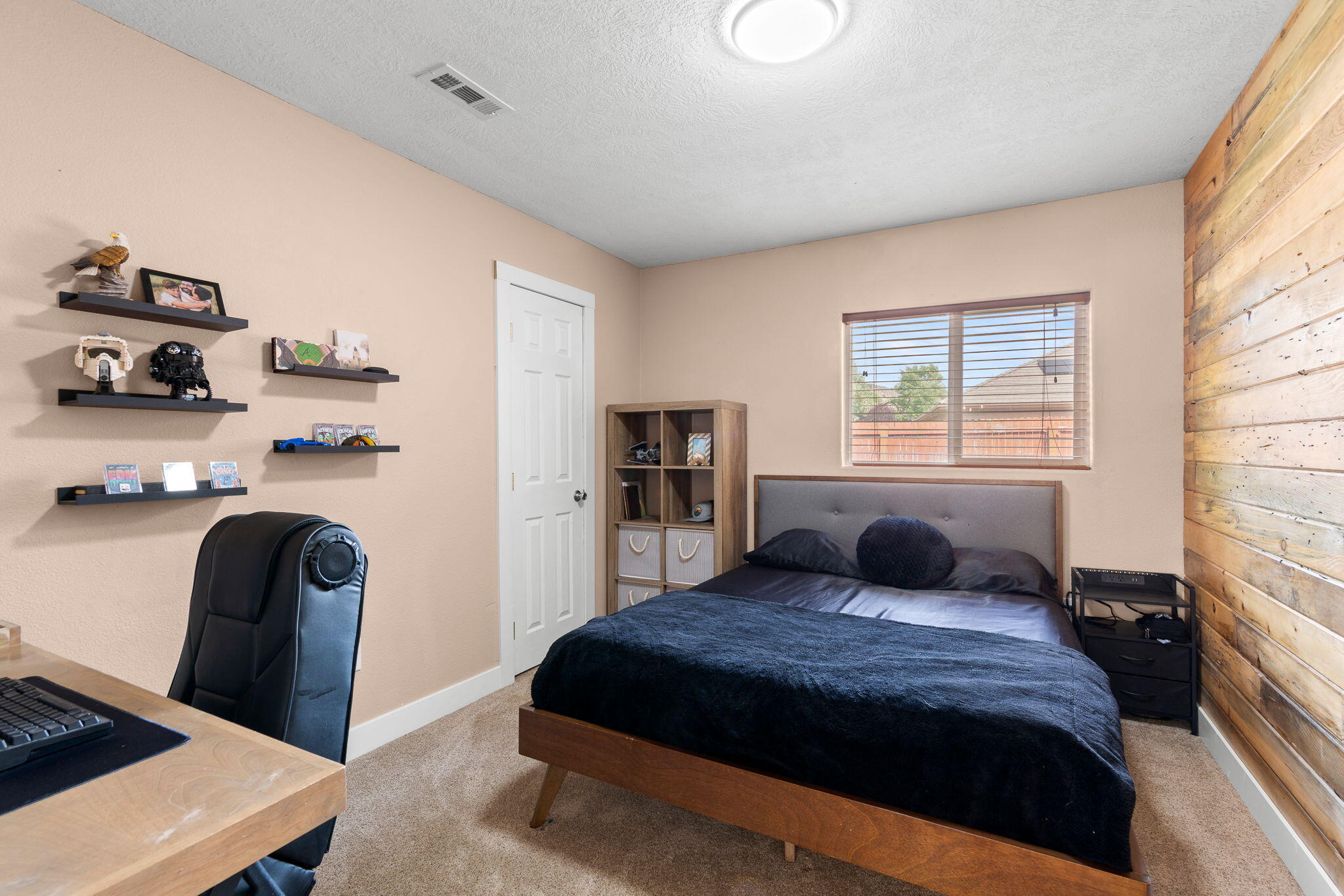 DIAMOND VALLEY ACRES - Residential