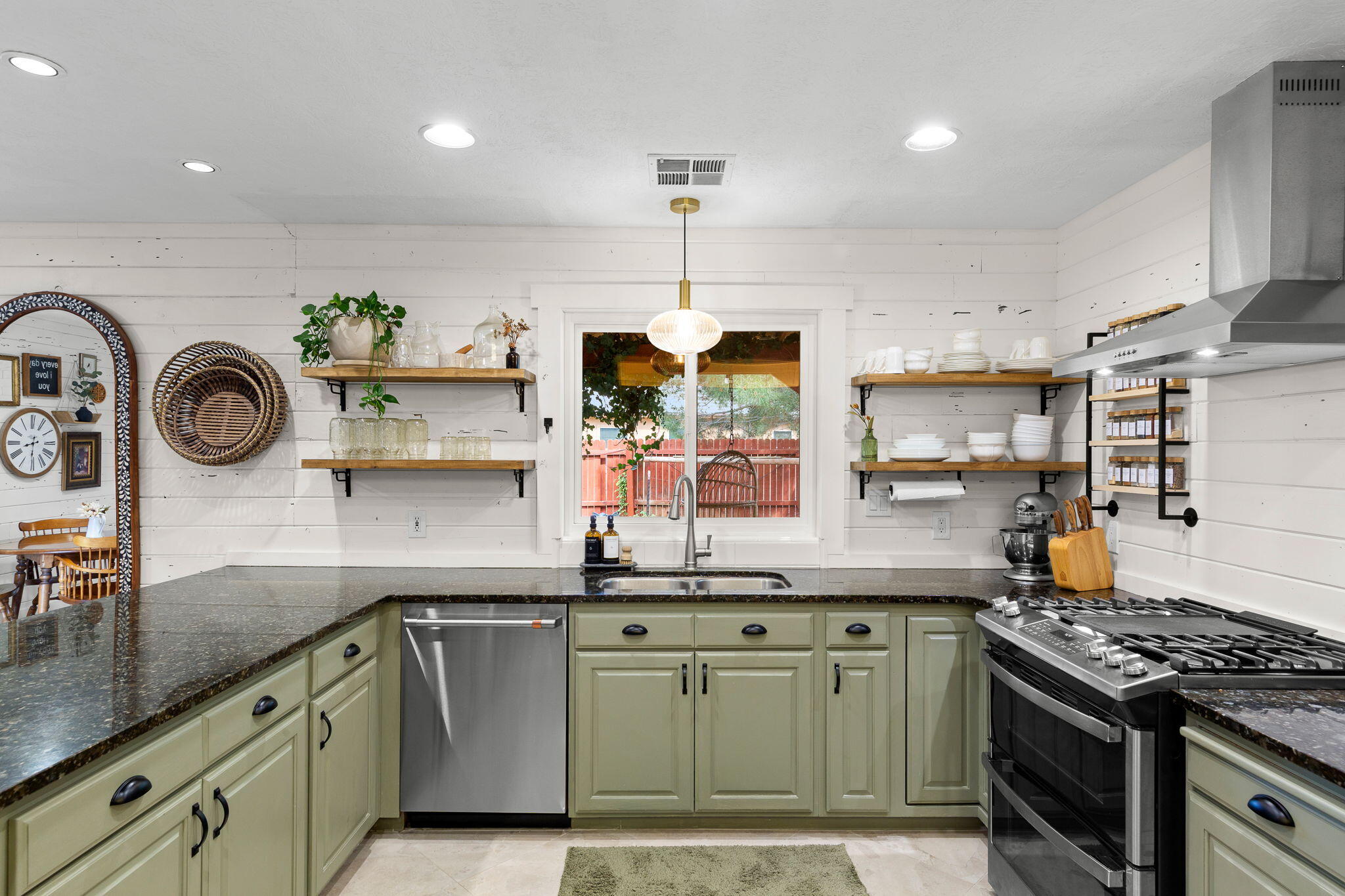 DIAMOND VALLEY ACRES - Residential