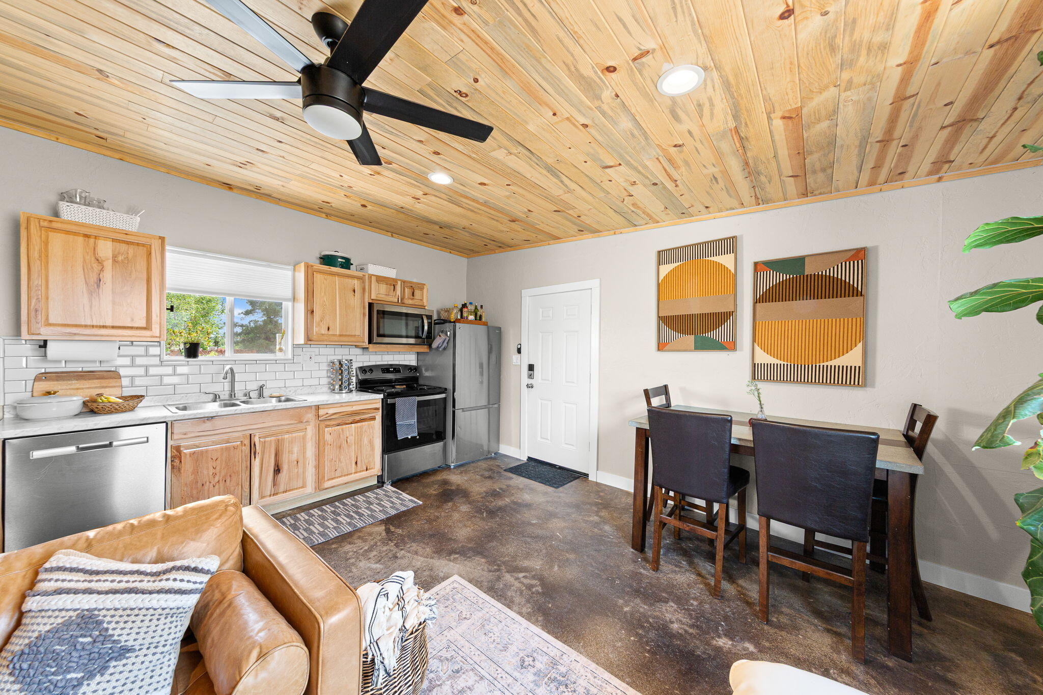 DIAMOND VALLEY ACRES - Residential