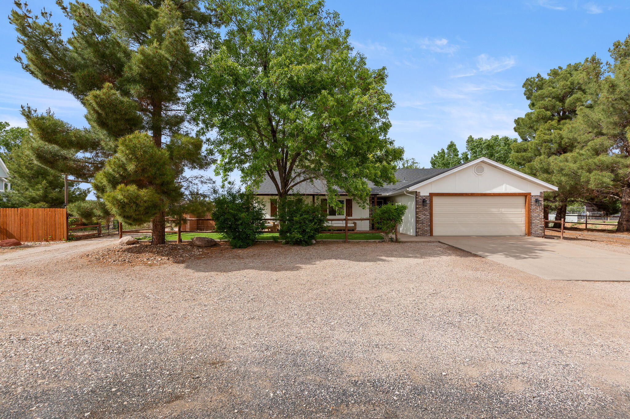DIAMOND VALLEY ACRES - Residential