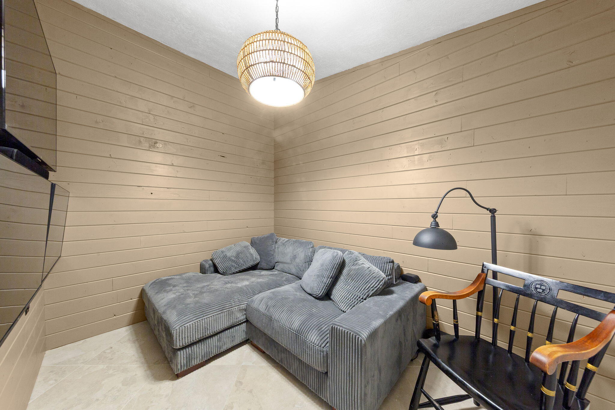 DIAMOND VALLEY ACRES - Residential