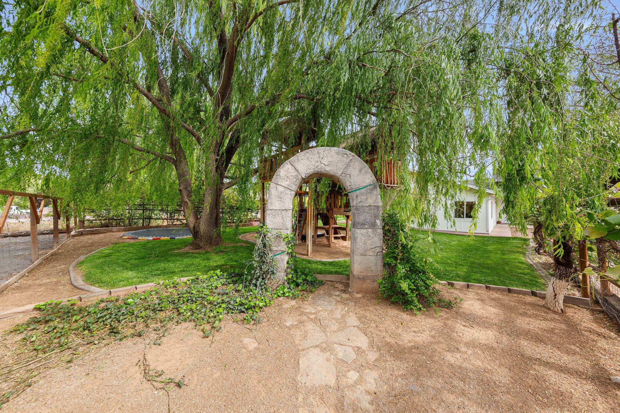 DIAMOND VALLEY ACRES - Residential