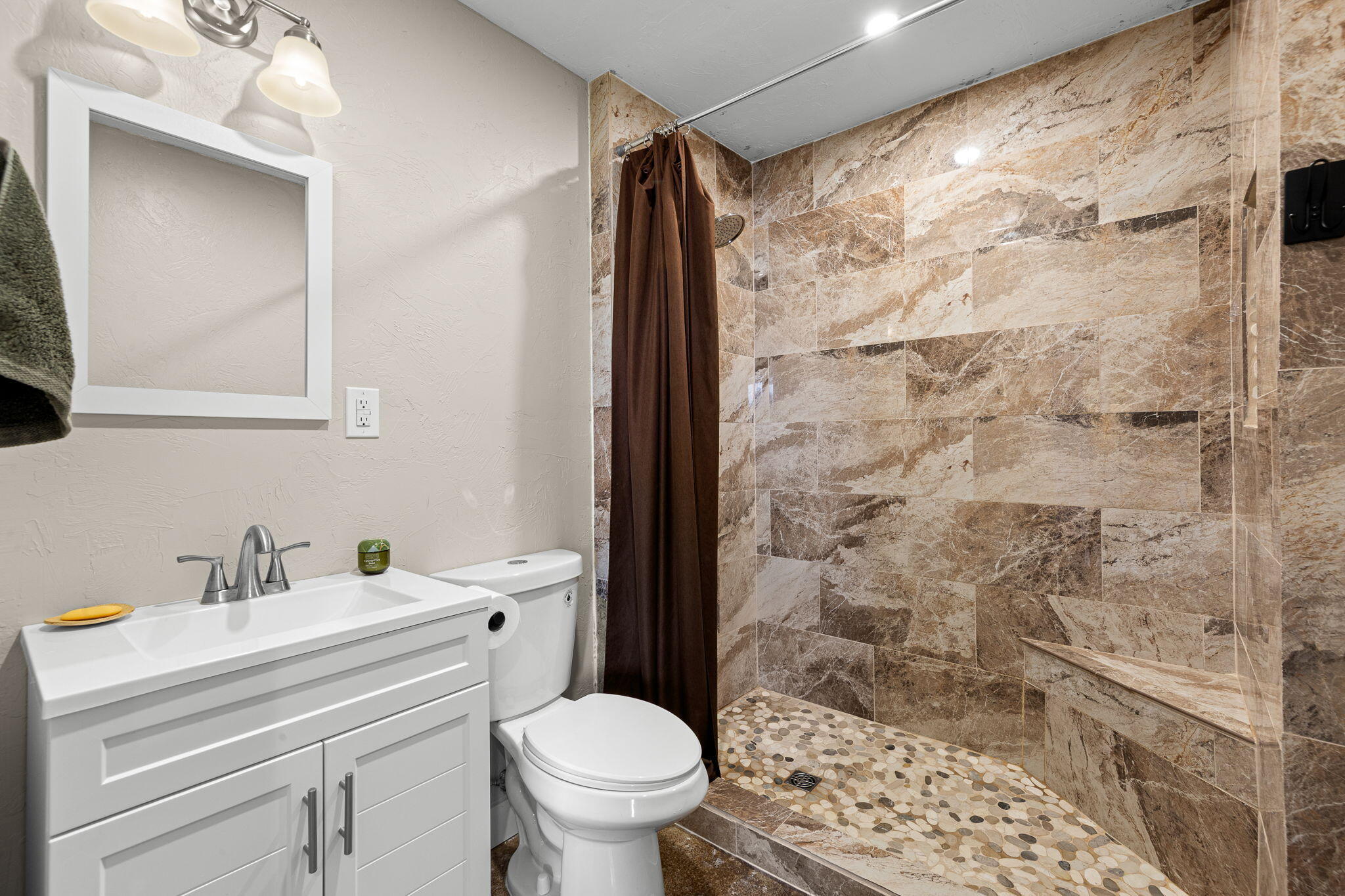 DIAMOND VALLEY ACRES - Residential