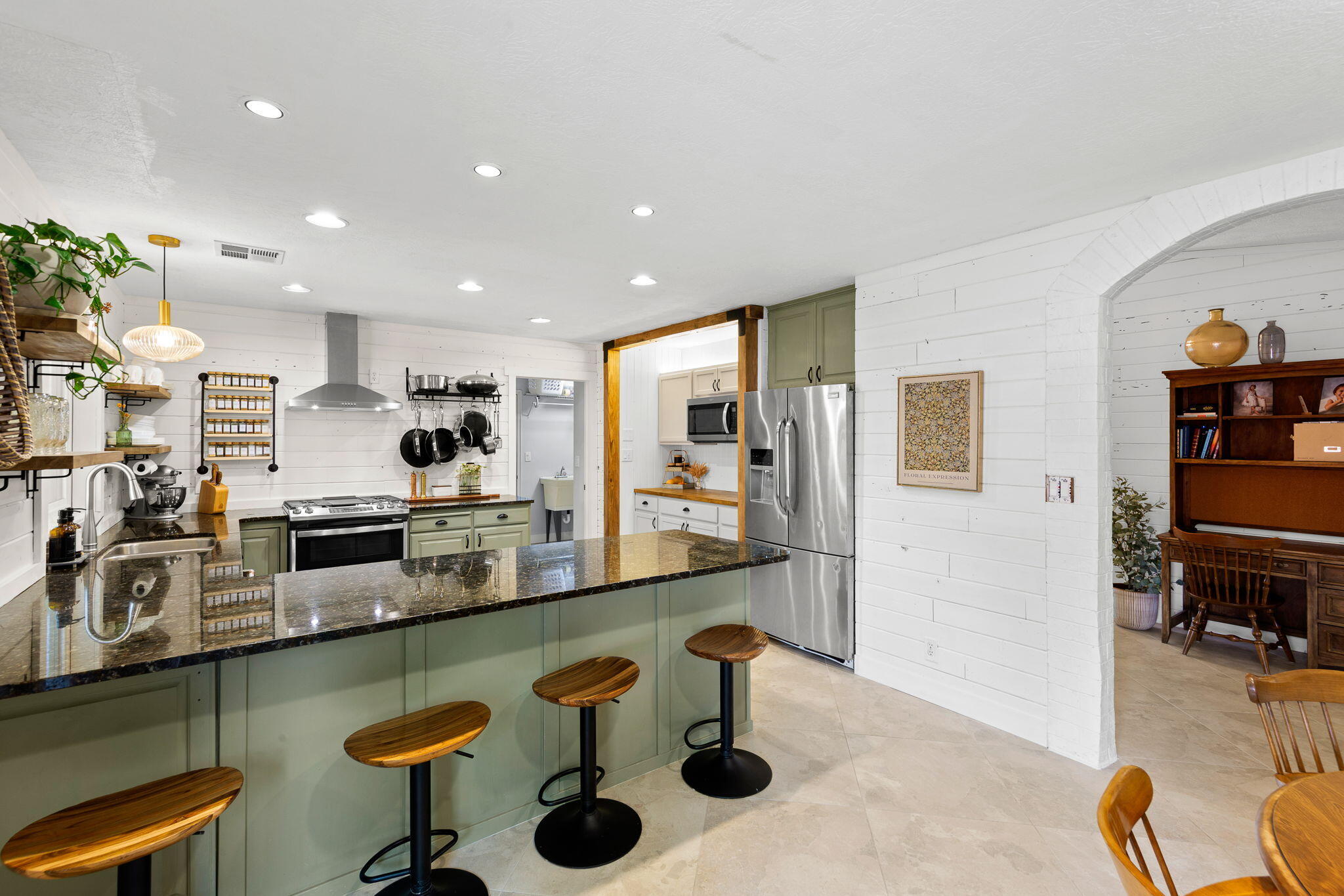 DIAMOND VALLEY ACRES - Residential