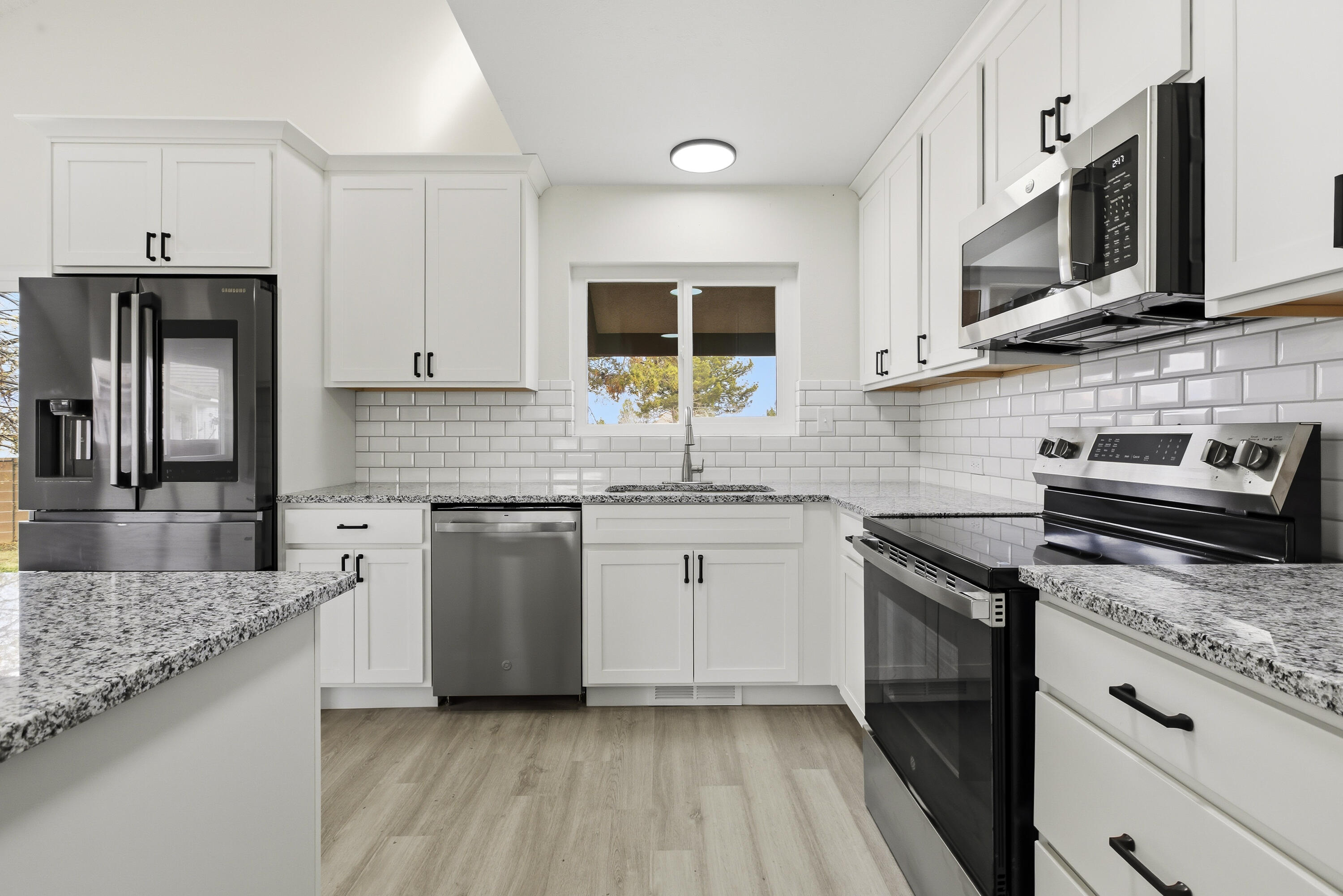 BLOOMINGTON HILLS - Residential