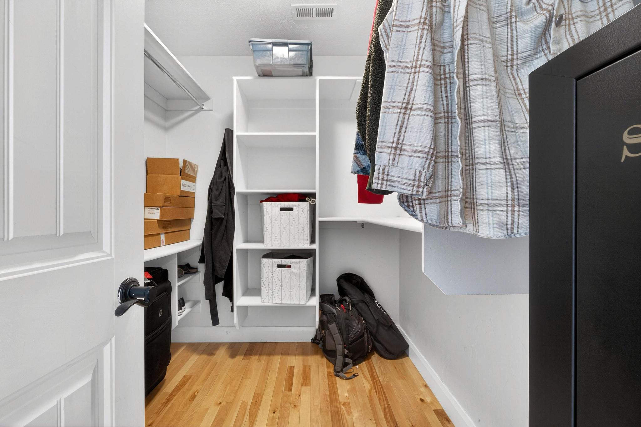 ALMOND HEIGHTS PARK - Residential