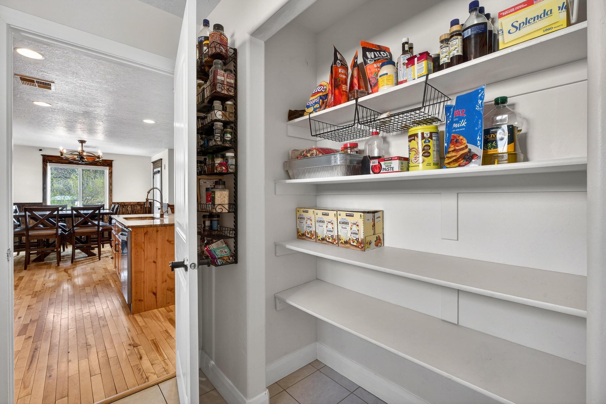 ALMOND HEIGHTS PARK - Residential