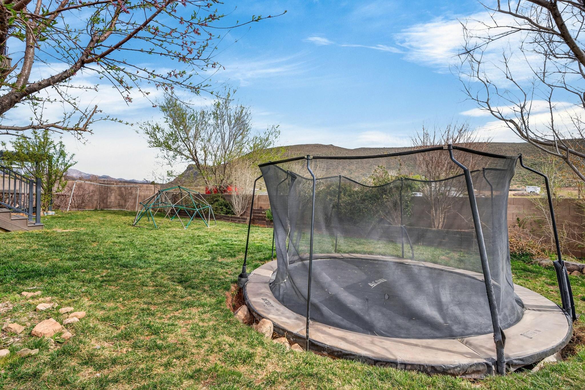 ALMOND HEIGHTS PARK - Residential