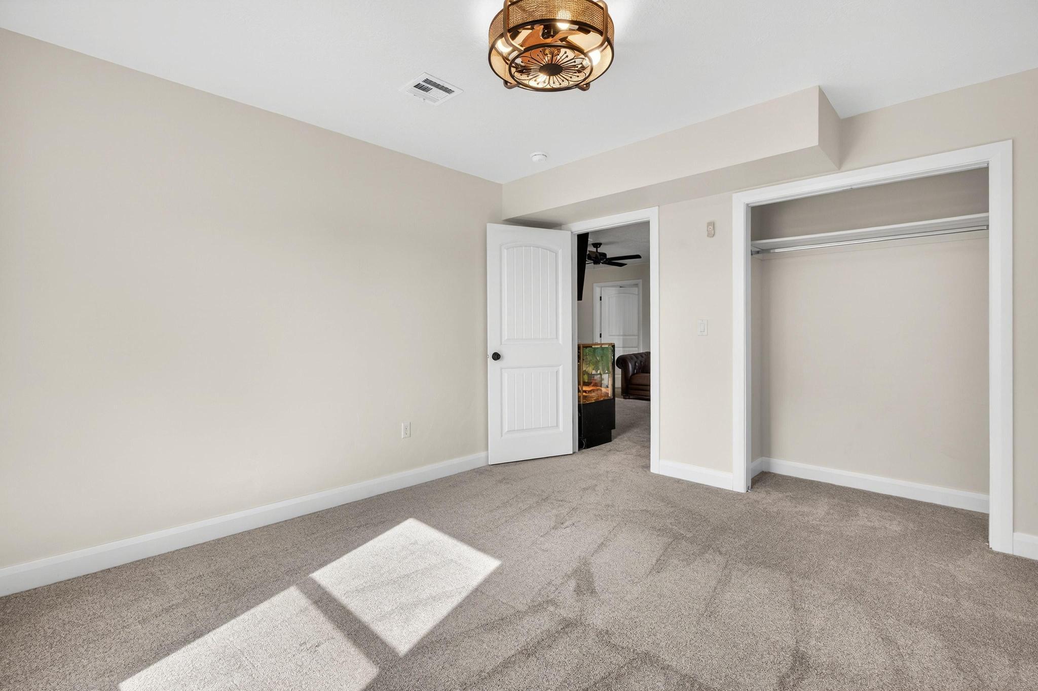 ALMOND HEIGHTS PARK - Residential