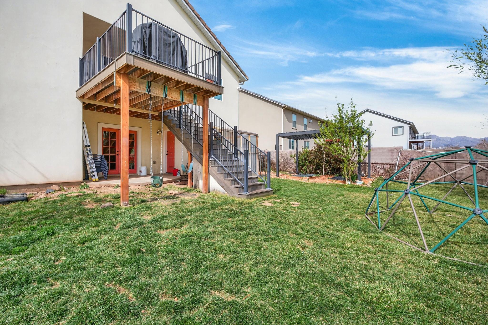 ALMOND HEIGHTS PARK - Residential