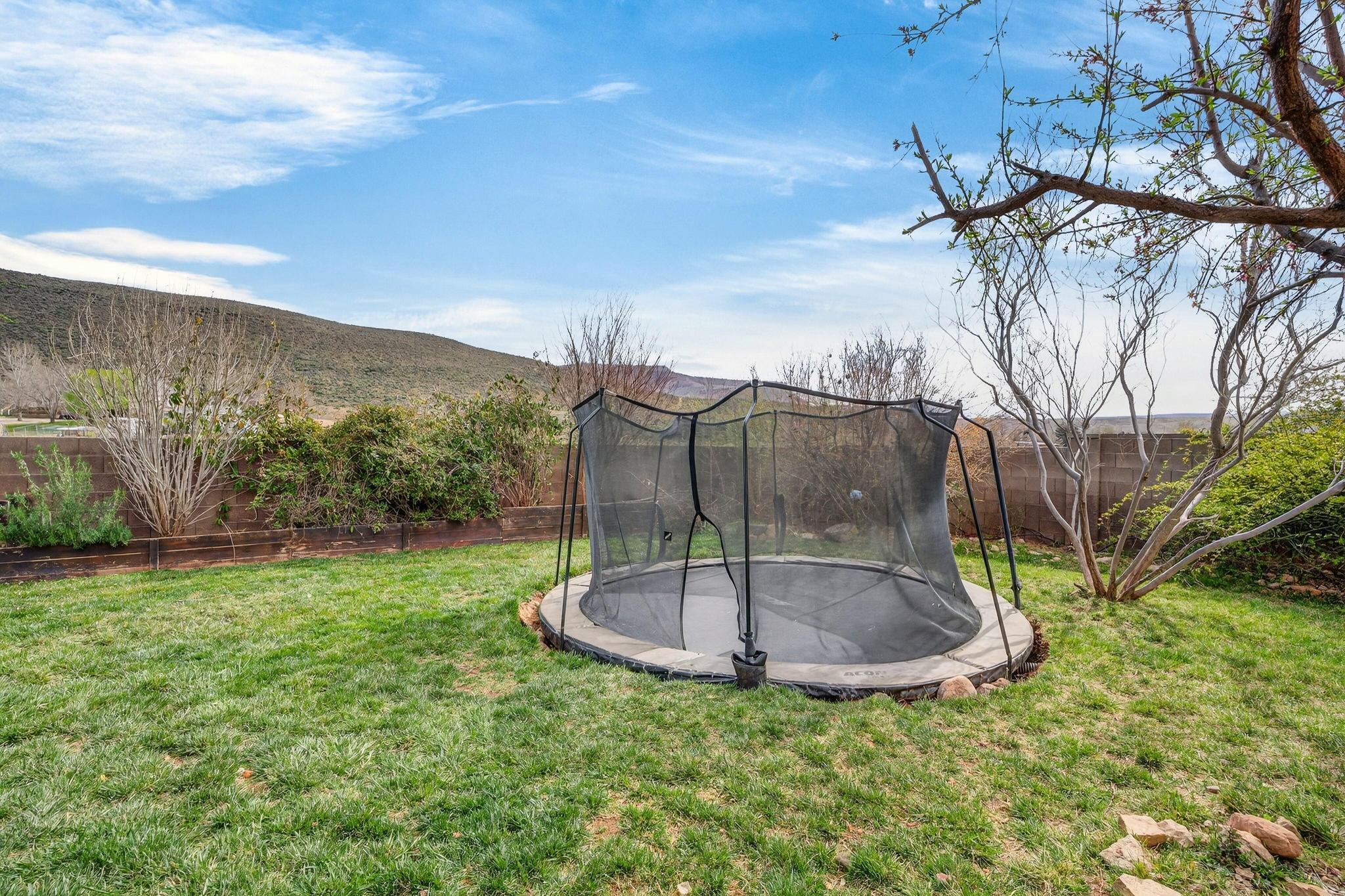 ALMOND HEIGHTS PARK - Residential