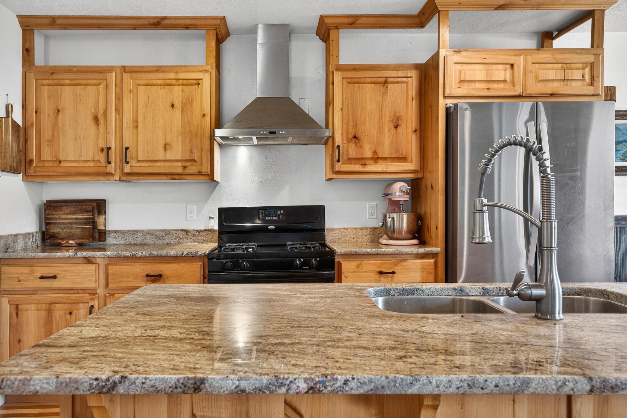 ALMOND HEIGHTS PARK - Residential