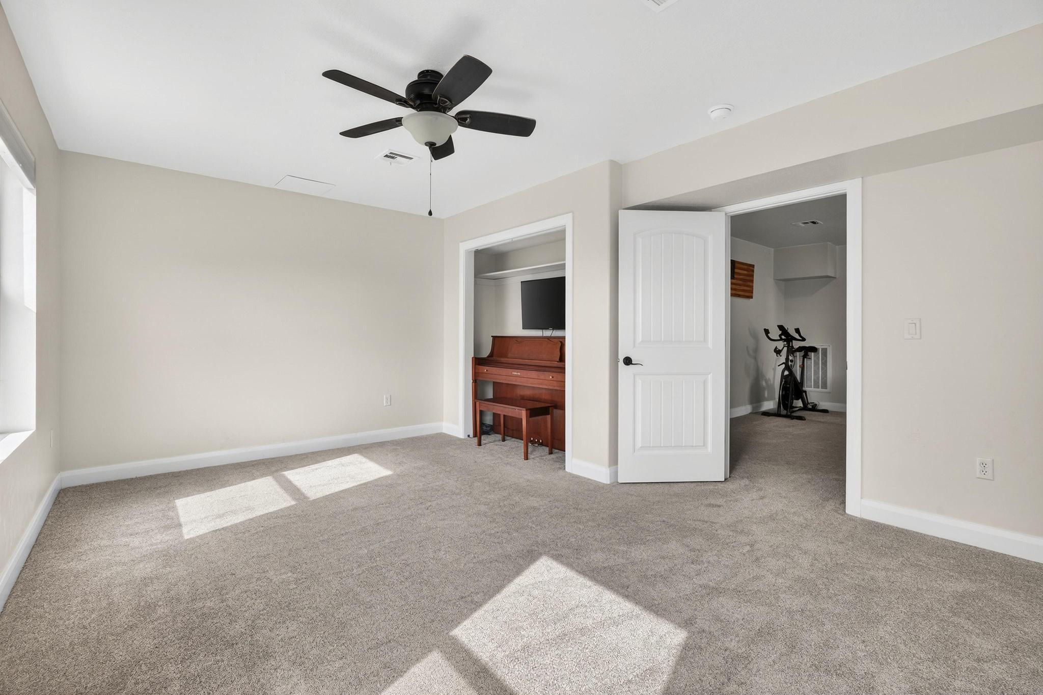 ALMOND HEIGHTS PARK - Residential