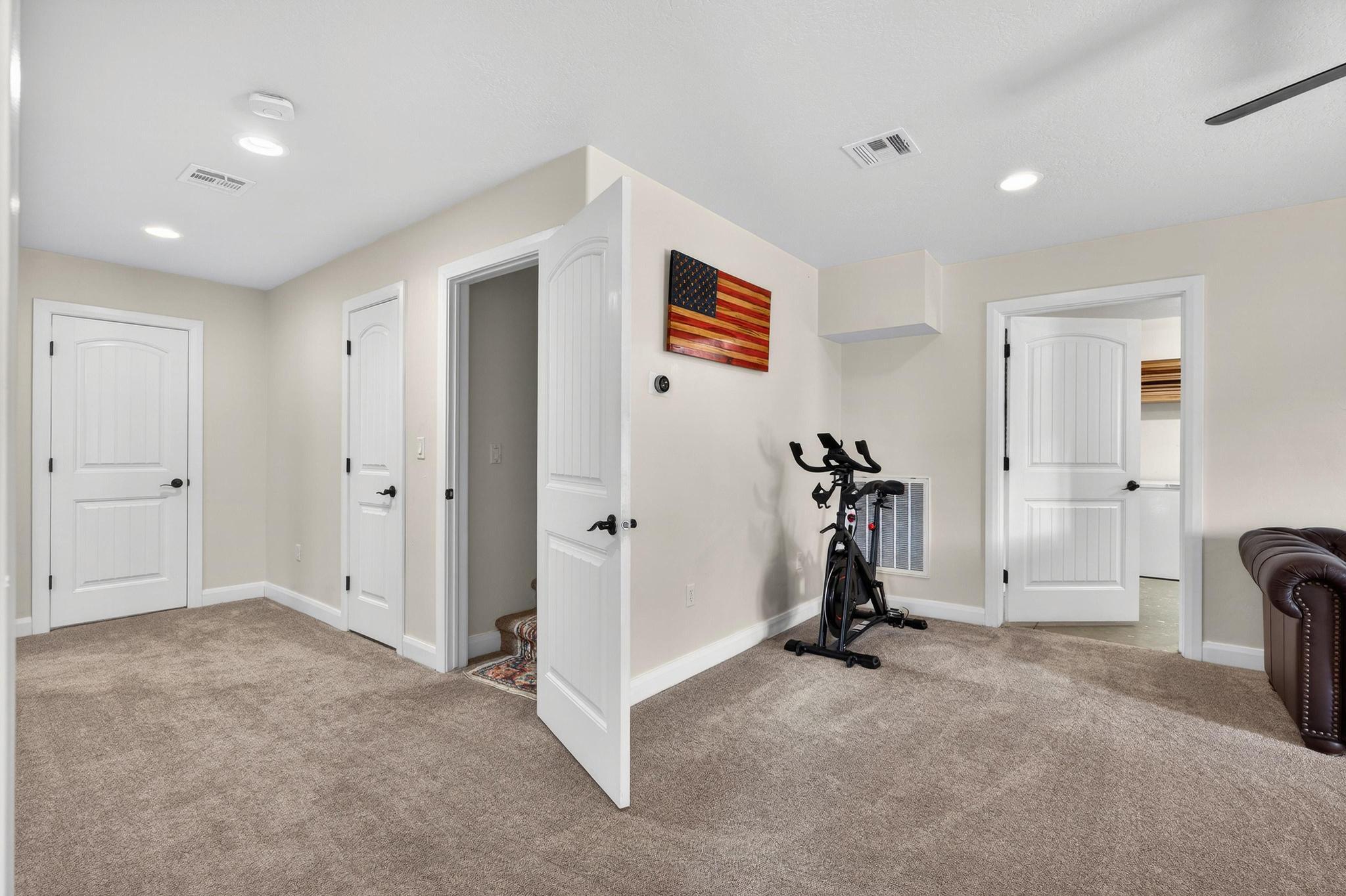 ALMOND HEIGHTS PARK - Residential