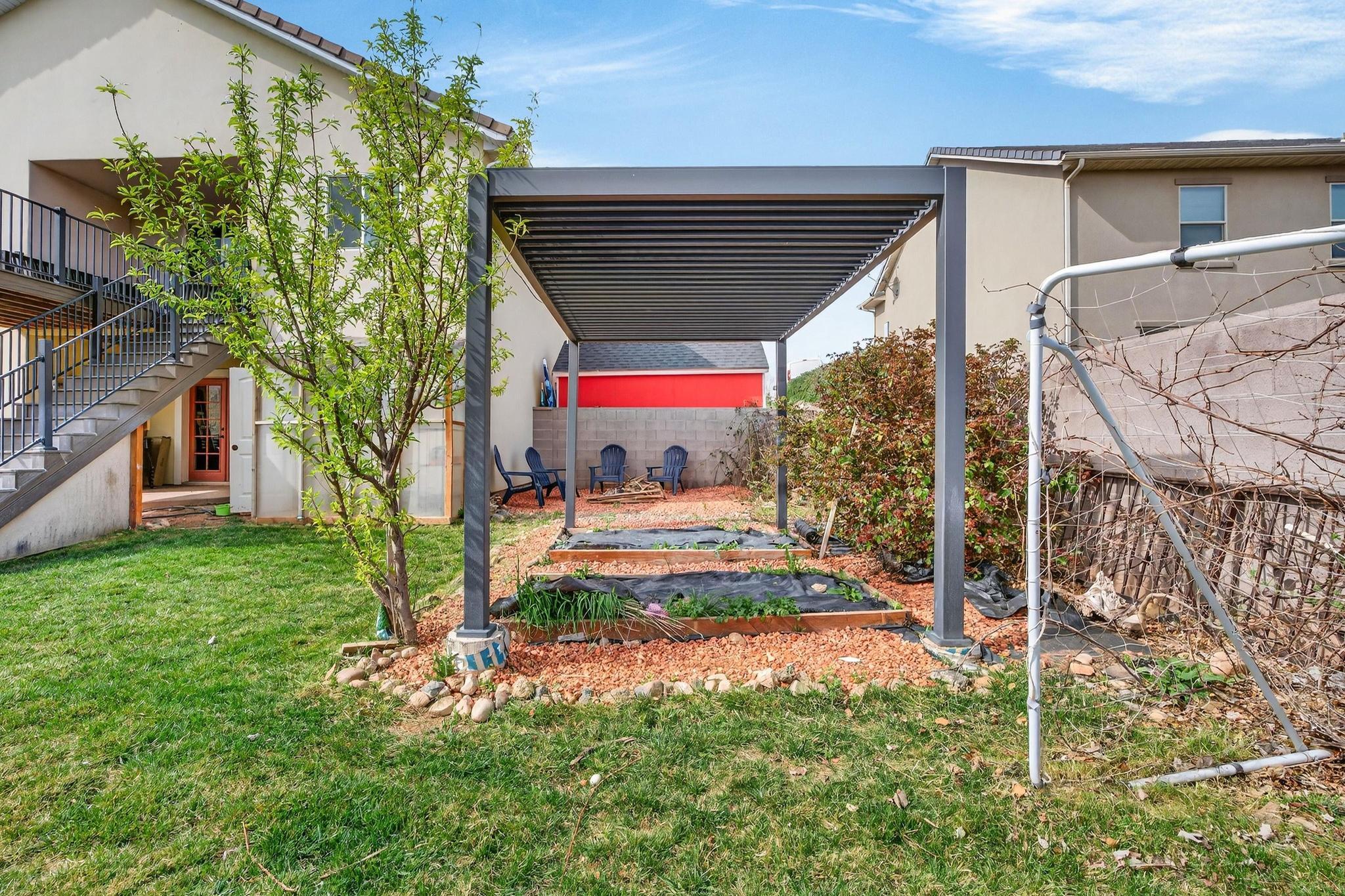 ALMOND HEIGHTS PARK - Residential