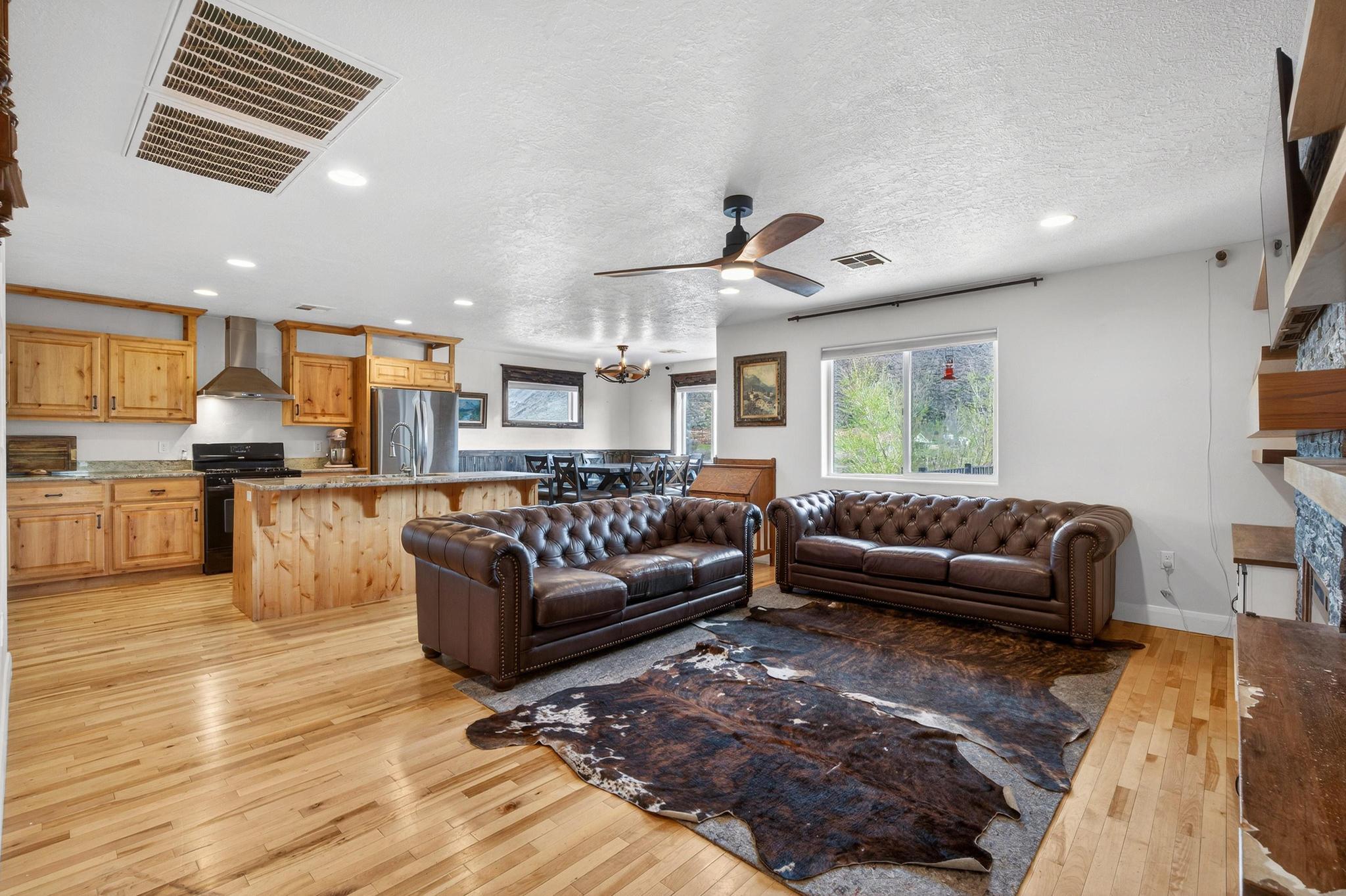 ALMOND HEIGHTS PARK - Residential