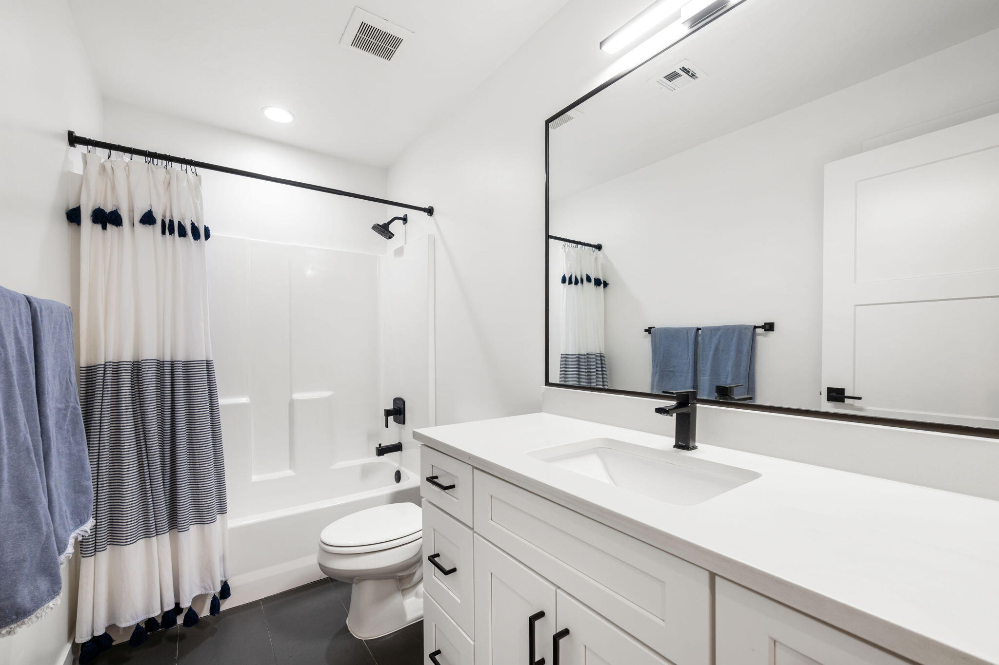 RED MOUNTAIN VISTAS TH - Residential