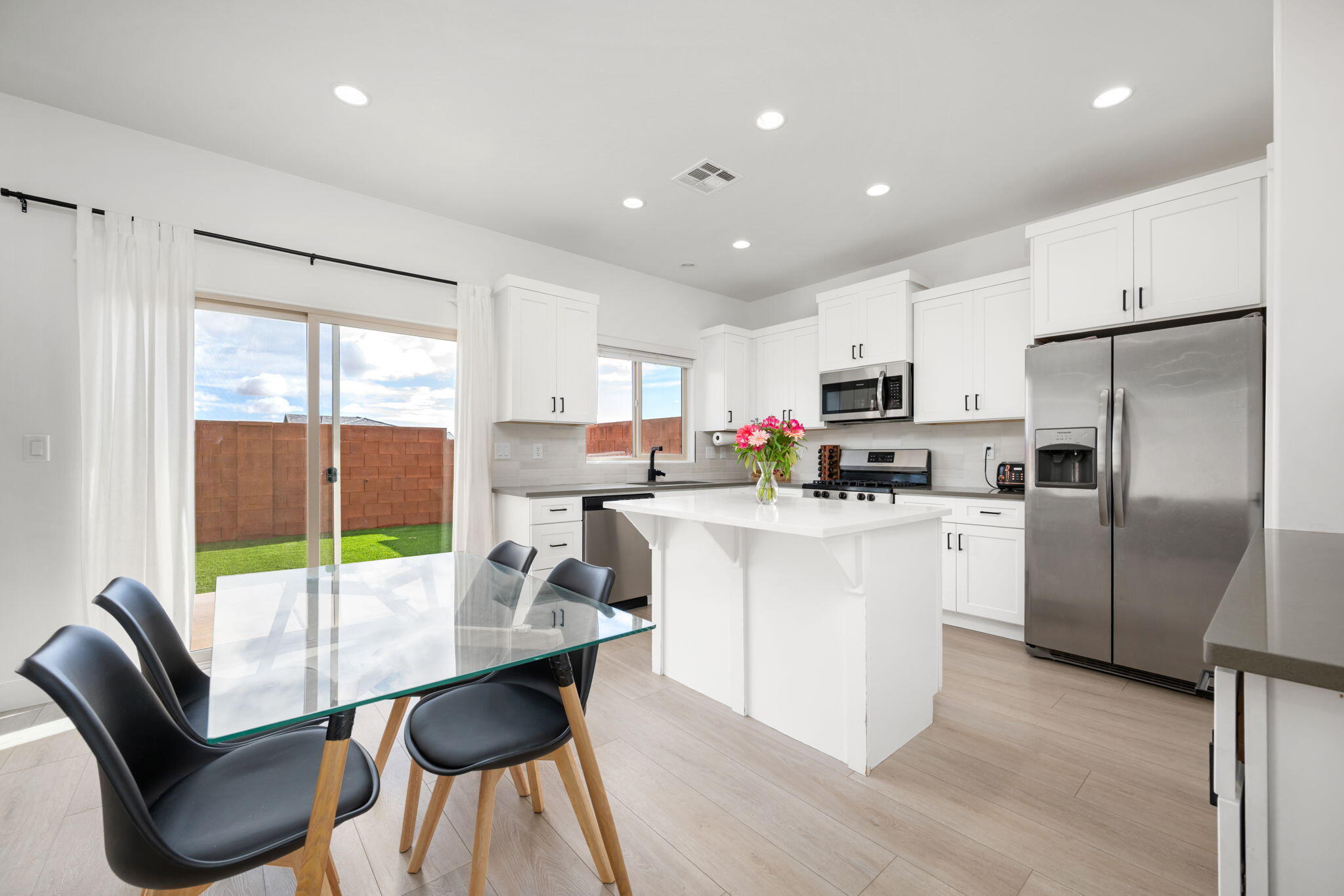 RED MOUNTAIN VISTAS TH - Residential