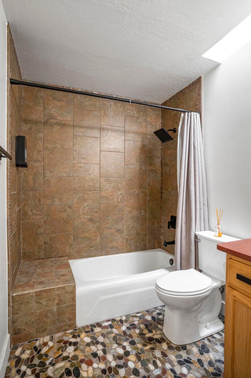 BLOOMINGTON HILLS - Residential