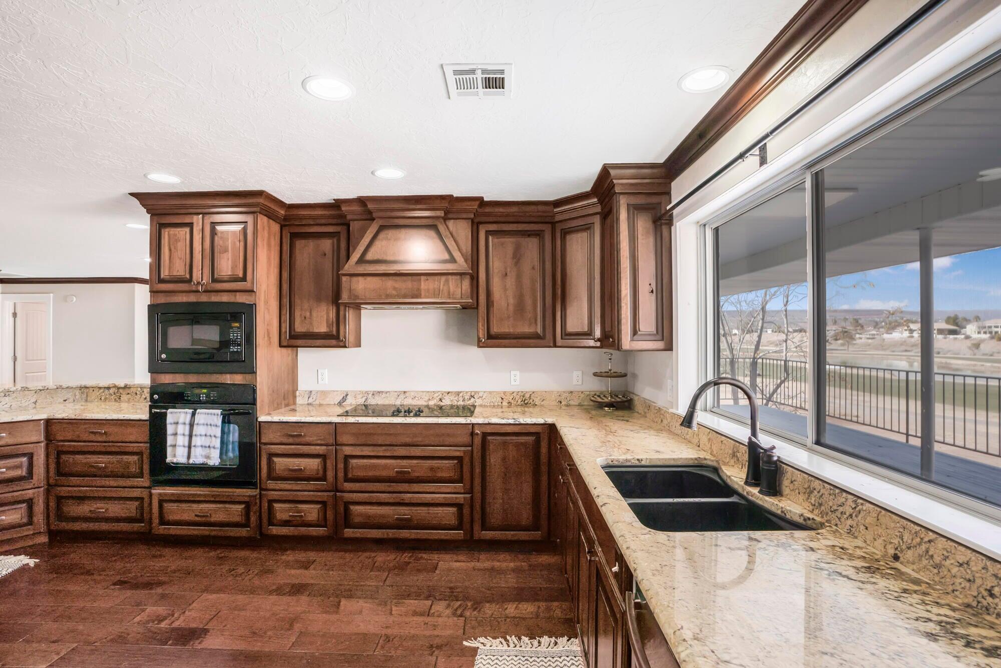 BLOOMINGTON HILLS - Residential