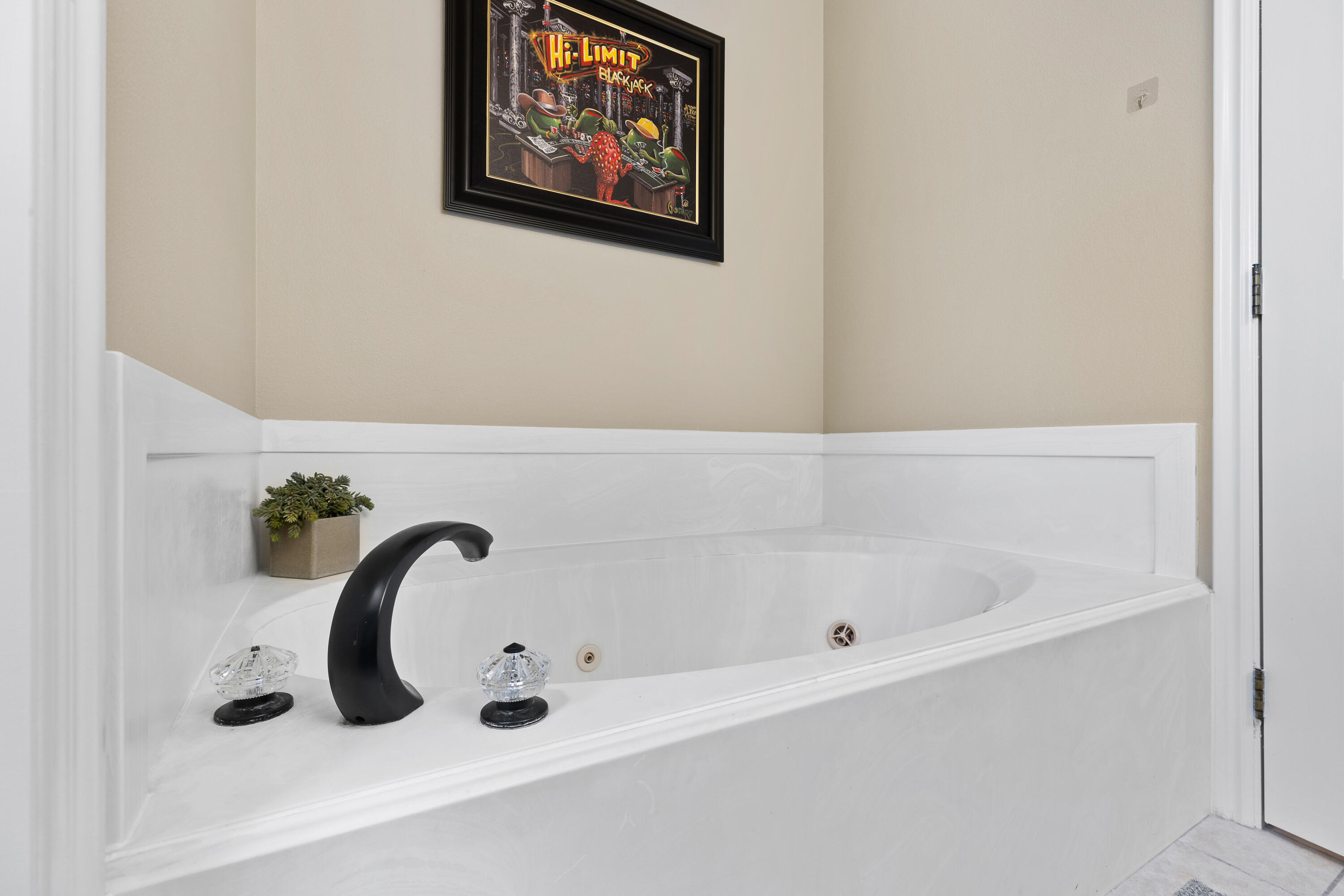 CANYON BREEZE RV RESORT - Residential