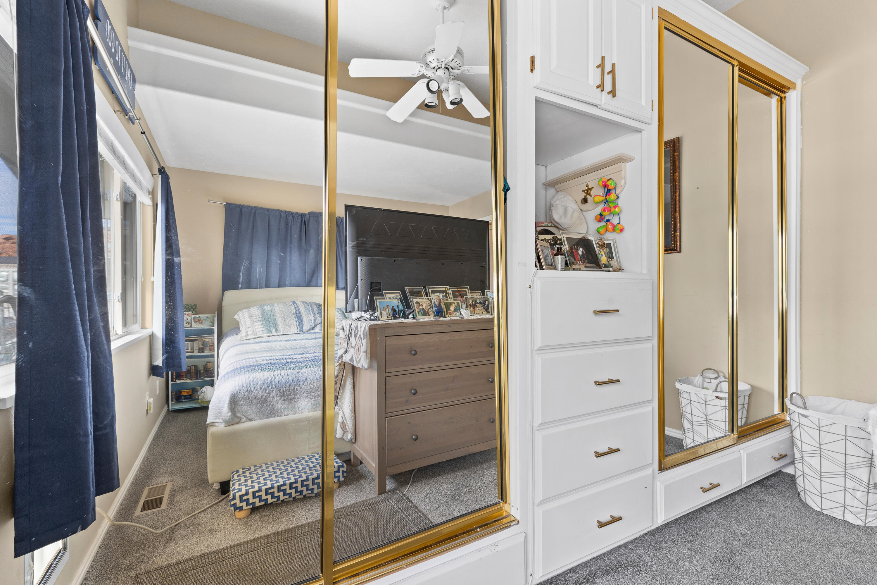 CANYON BREEZE RV RESORT - Residential