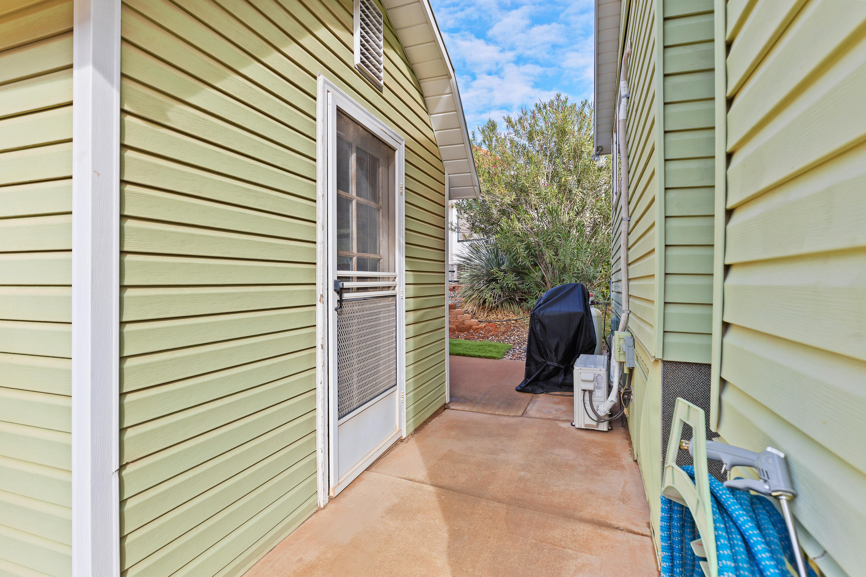 CANYON BREEZE RV RESORT - Residential