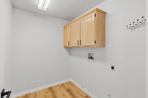 Tiny photo for 907 W SIR MONTE DR, Saint George, UT 84770 (MLS # 26-268479)