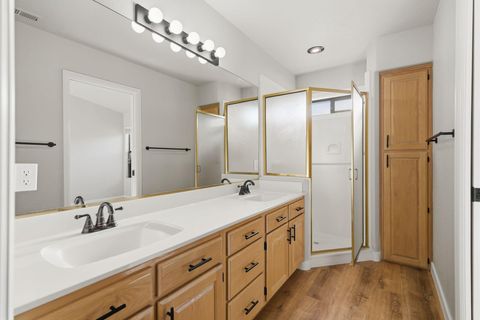 Tiny photo for 907 W SIR MONTE DR, Saint George, UT 84770 (MLS # 26-268479)