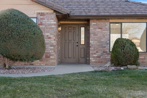 Tiny photo for 907 W SIR MONTE DR, Saint George, UT 84770 (MLS # 26-268479)