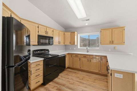 Tiny photo for 907 W SIR MONTE DR, Saint George, UT 84770 (MLS # 26-268479)