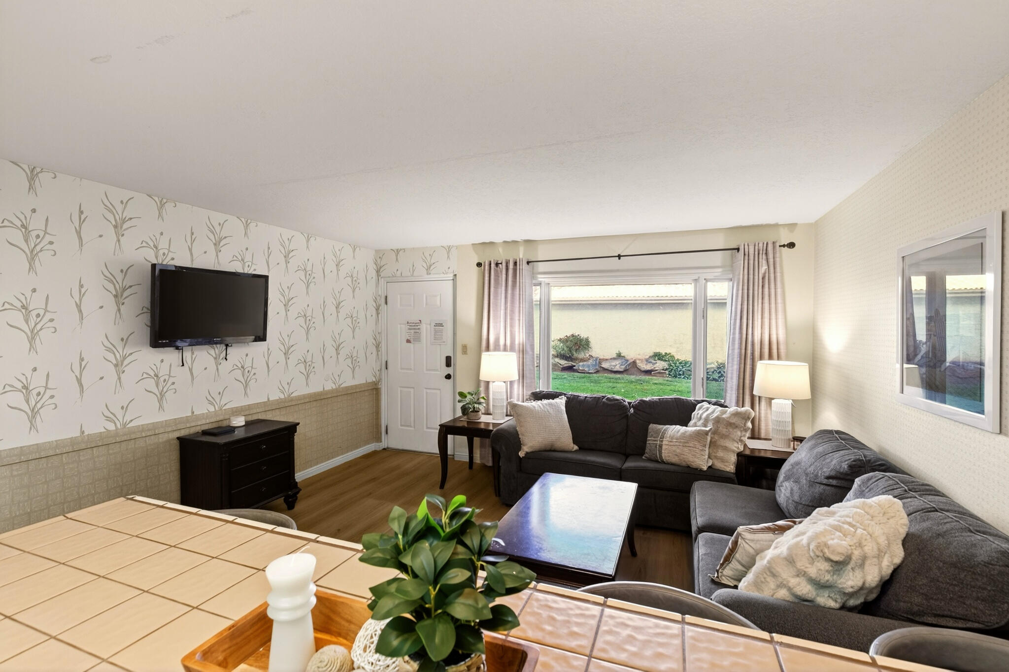 LAS PALMAS RESORT CONDOS - Residential