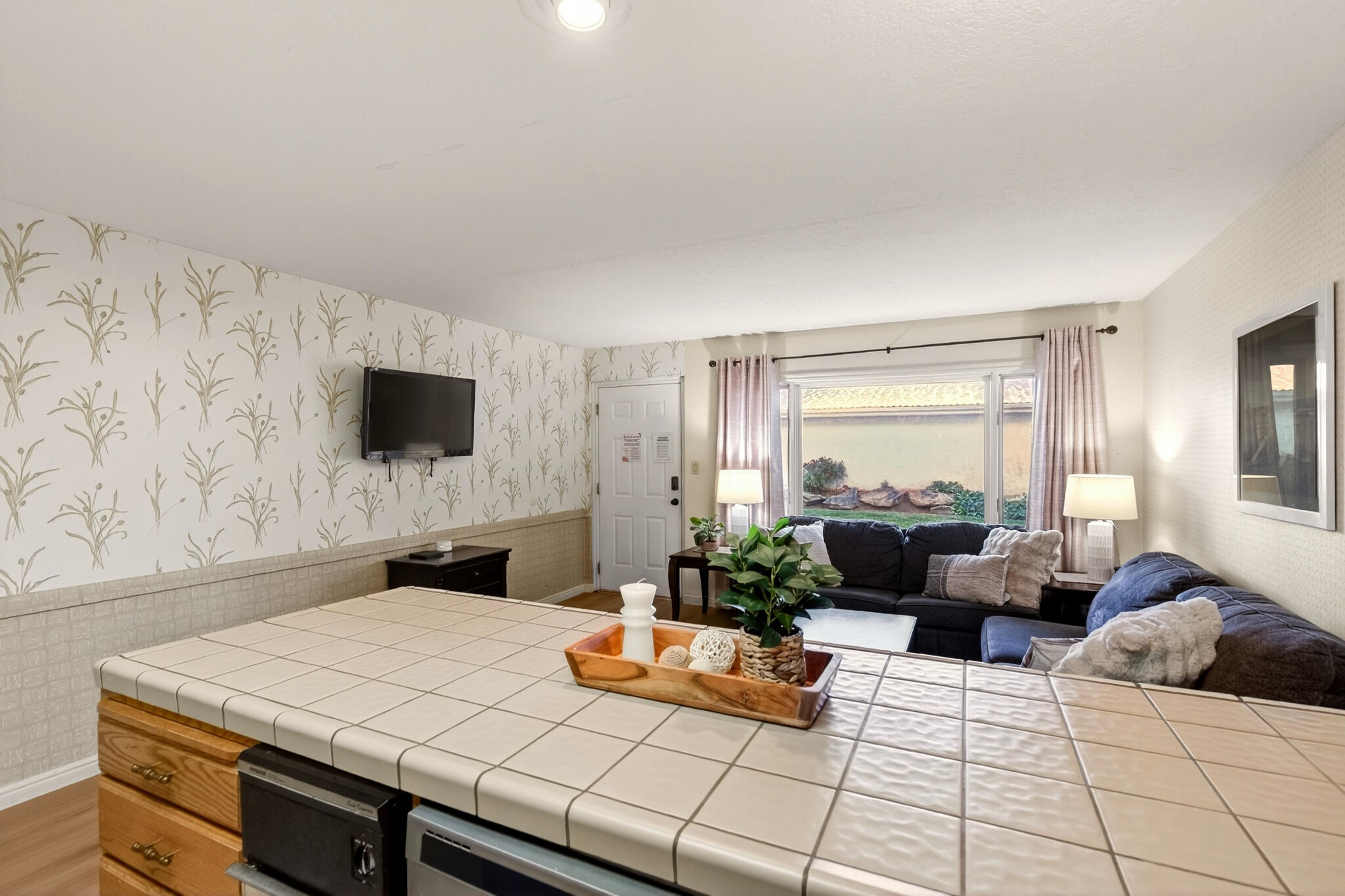 LAS PALMAS RESORT CONDOS - Residential