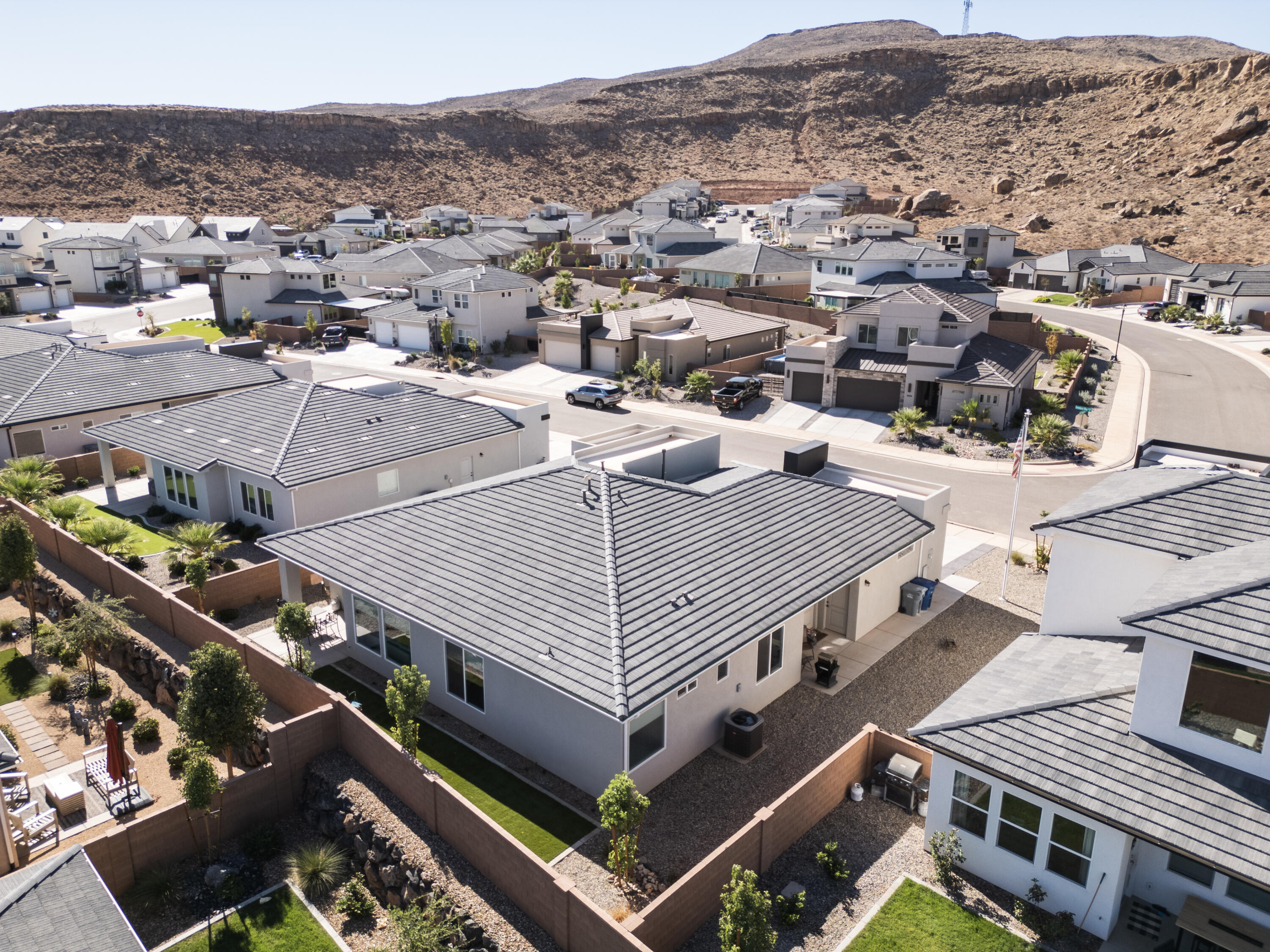 DESERT CLIFFS - Residential