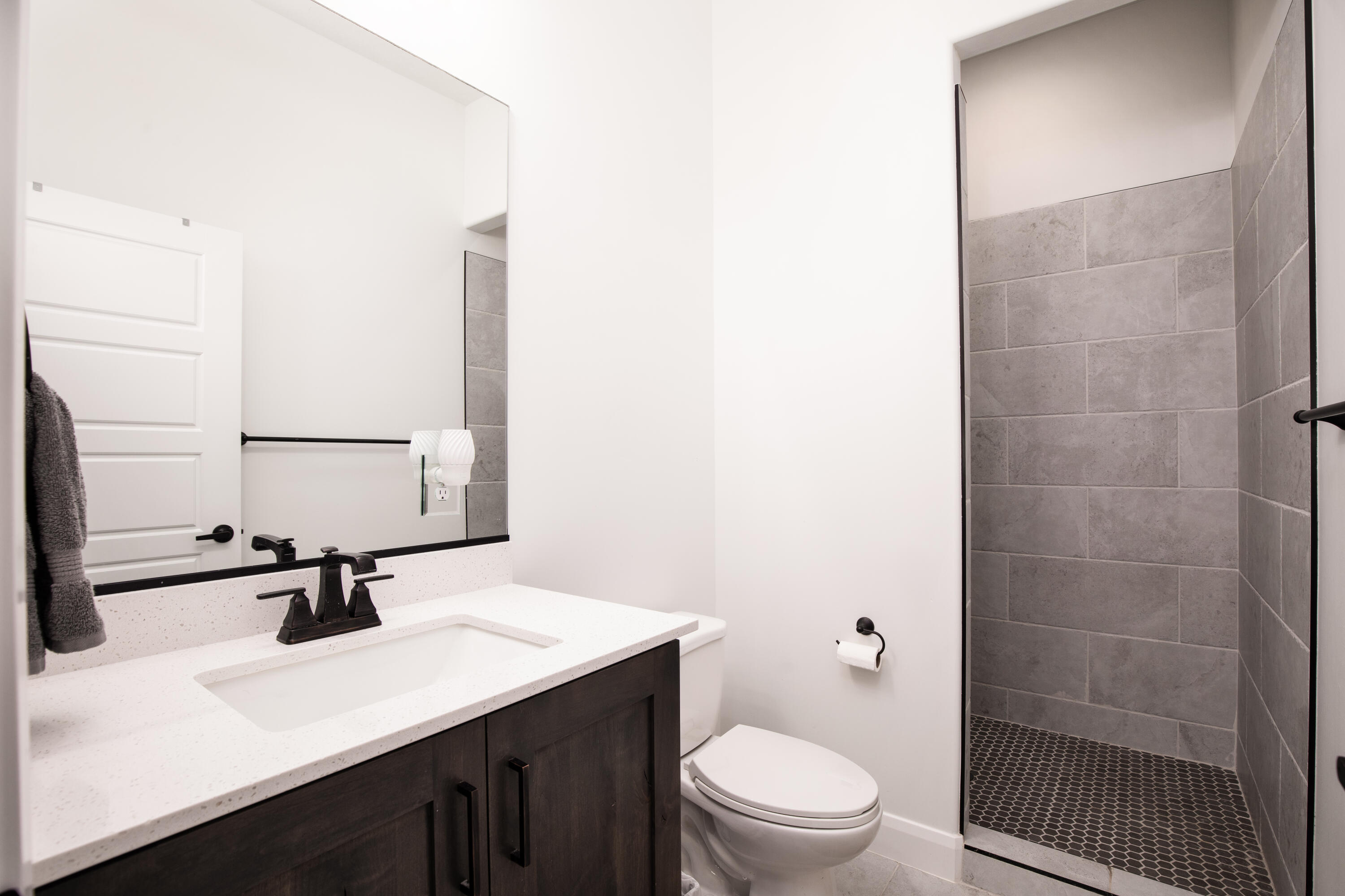 DESERT CLIFFS - Residential