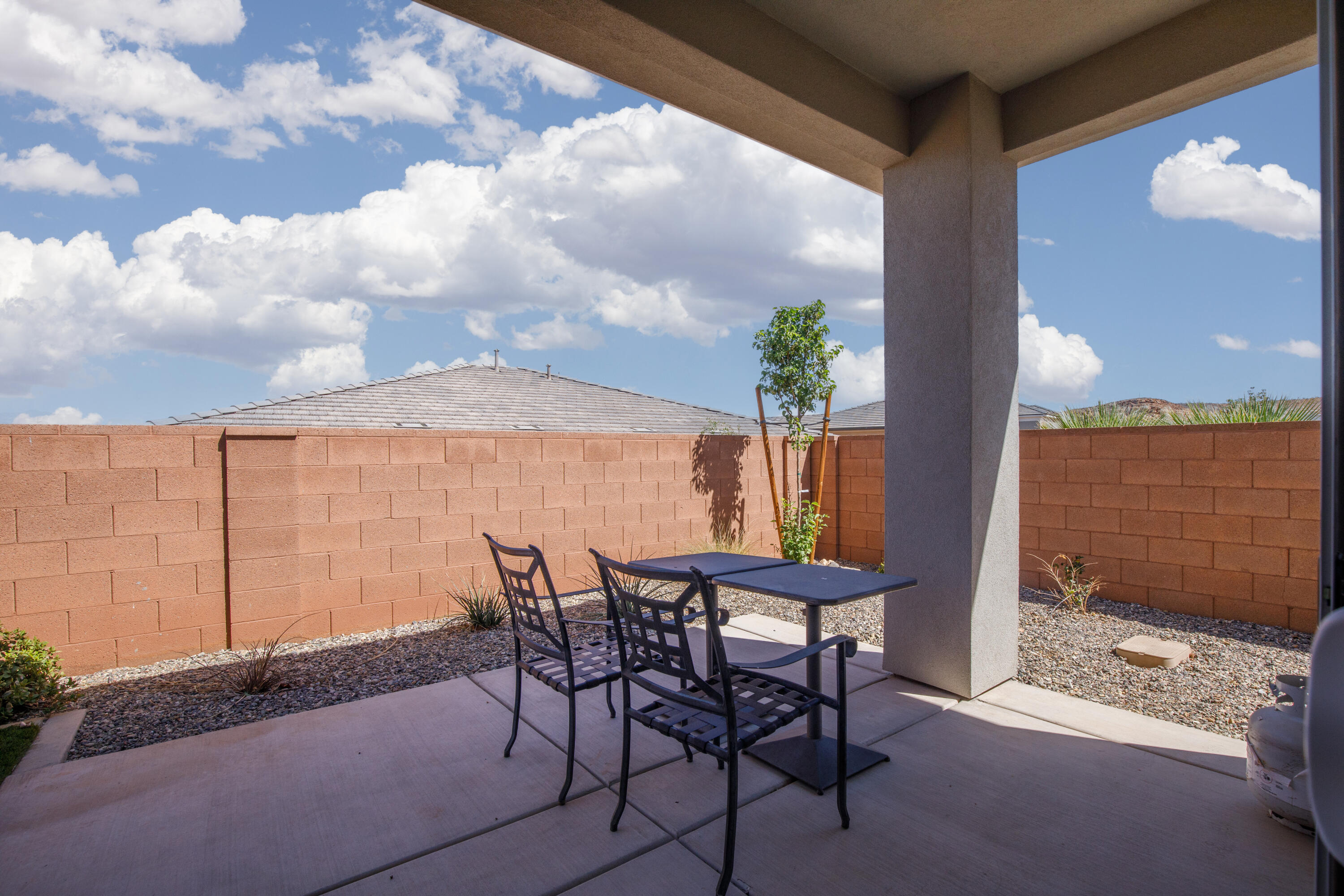 DESERT CLIFFS - Residential
