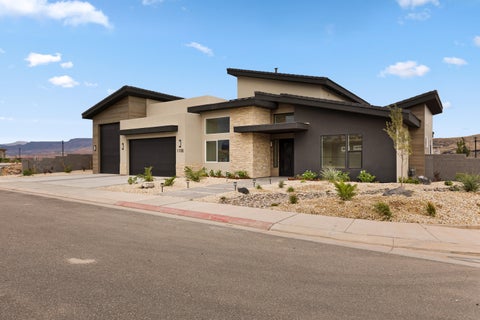 Tiny photo for 1108 Florence CIR, Hurricane, UT 84737 (MLS # 26-276736)