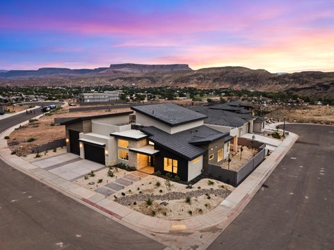 Tiny photo for 1108 Florence CIR, Hurricane, UT 84737 (MLS # 26-276736)