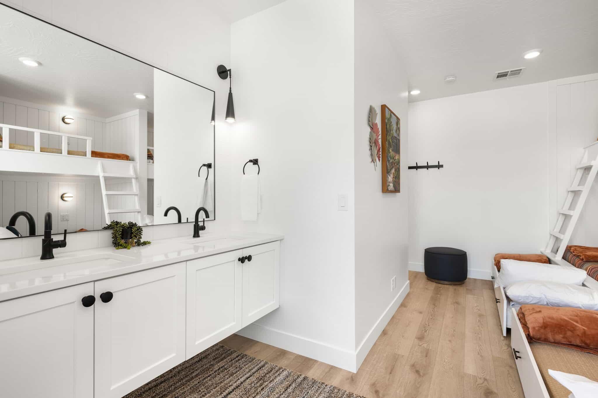 DESERT COLOR RESORT - Residential