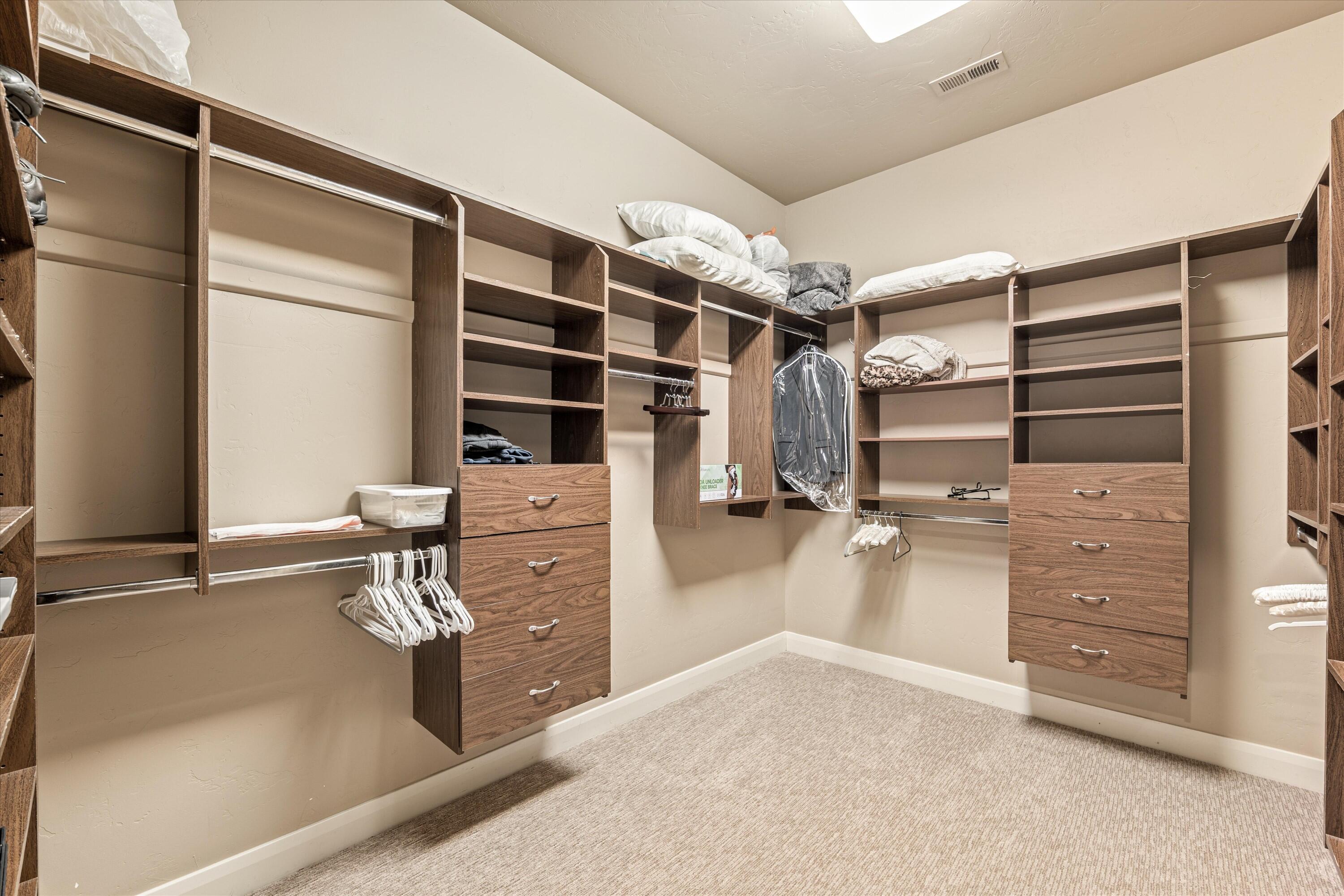 KNOLLS AT LITTLE VALLEY - Residential