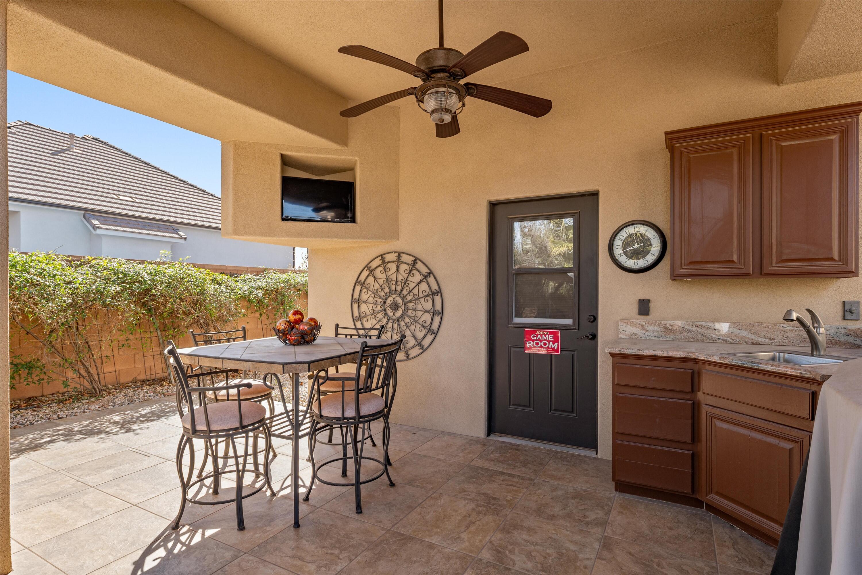 KNOLLS AT LITTLE VALLEY - Residential