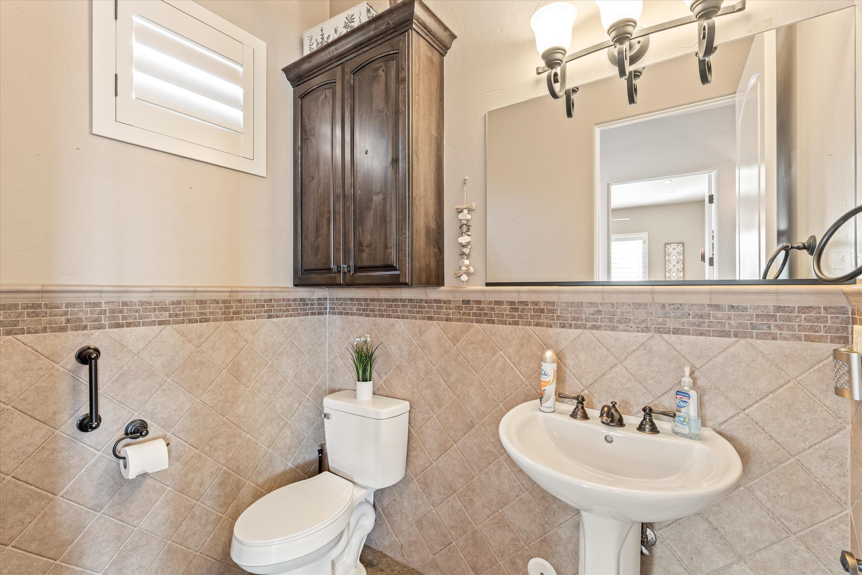 KNOLLS AT LITTLE VALLEY - Residential