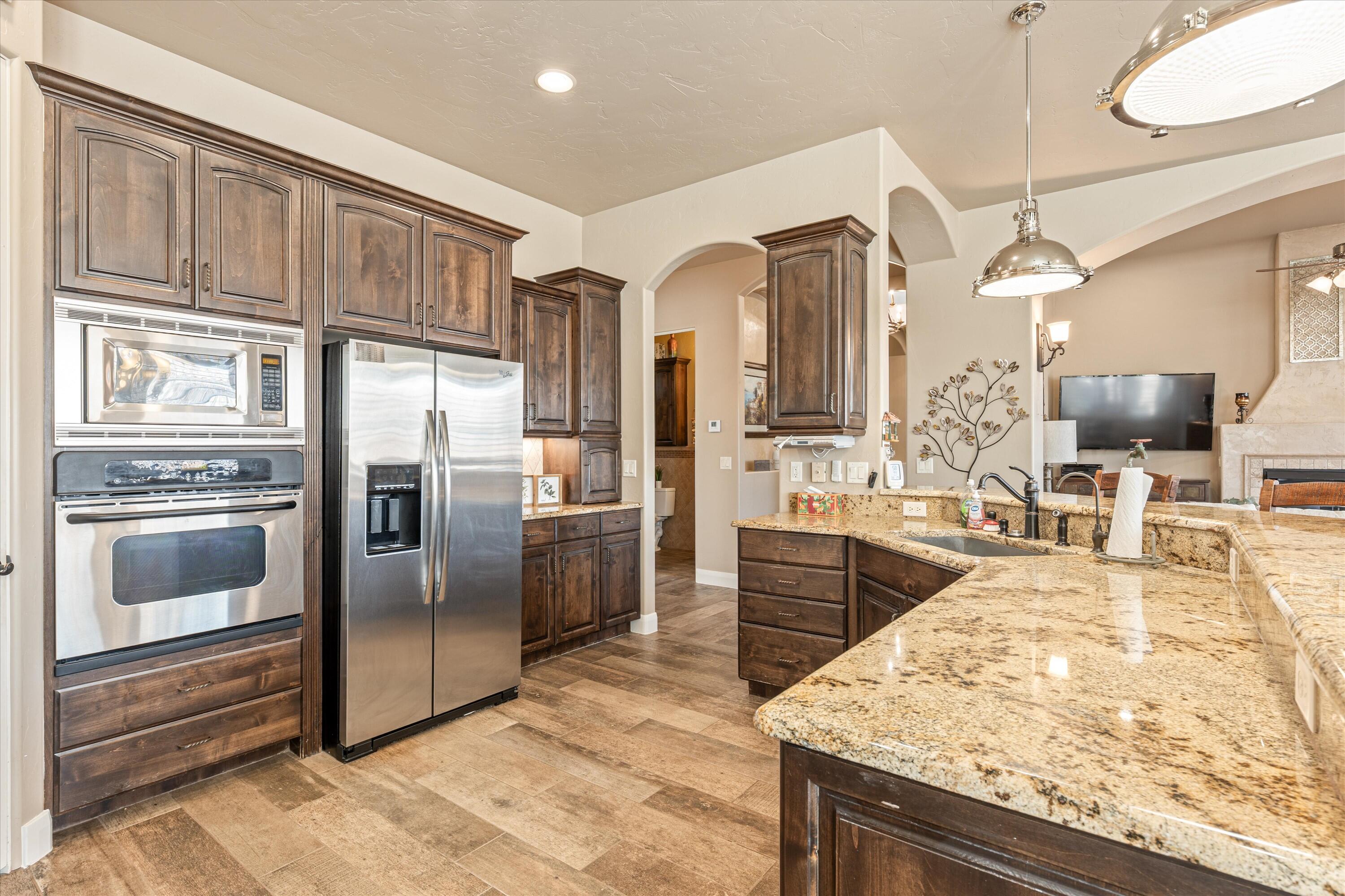 KNOLLS AT LITTLE VALLEY - Residential